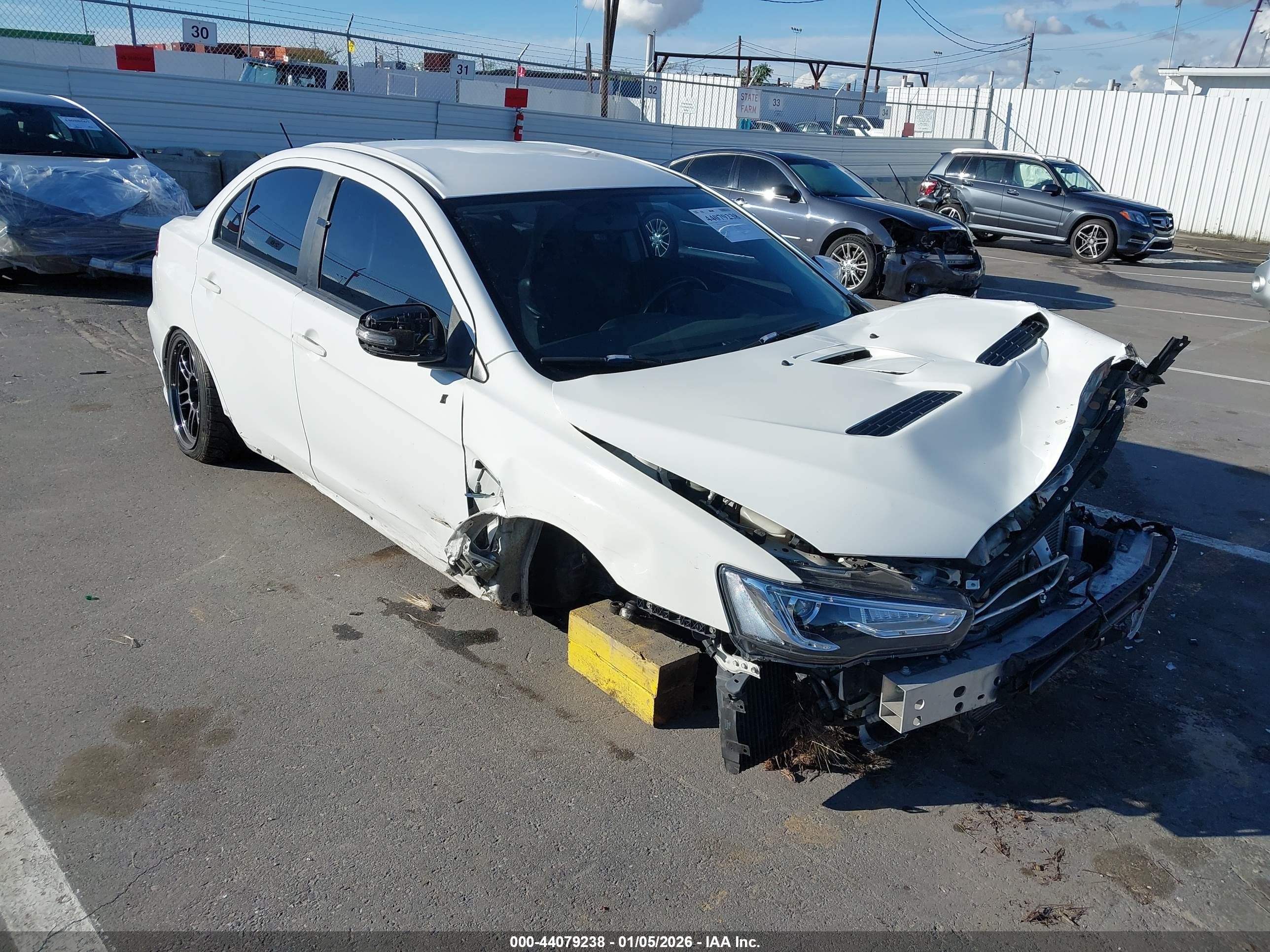 2015 Mitsubishi Lancer Evolution Gsr White vin: JA32W8FV2FU018220