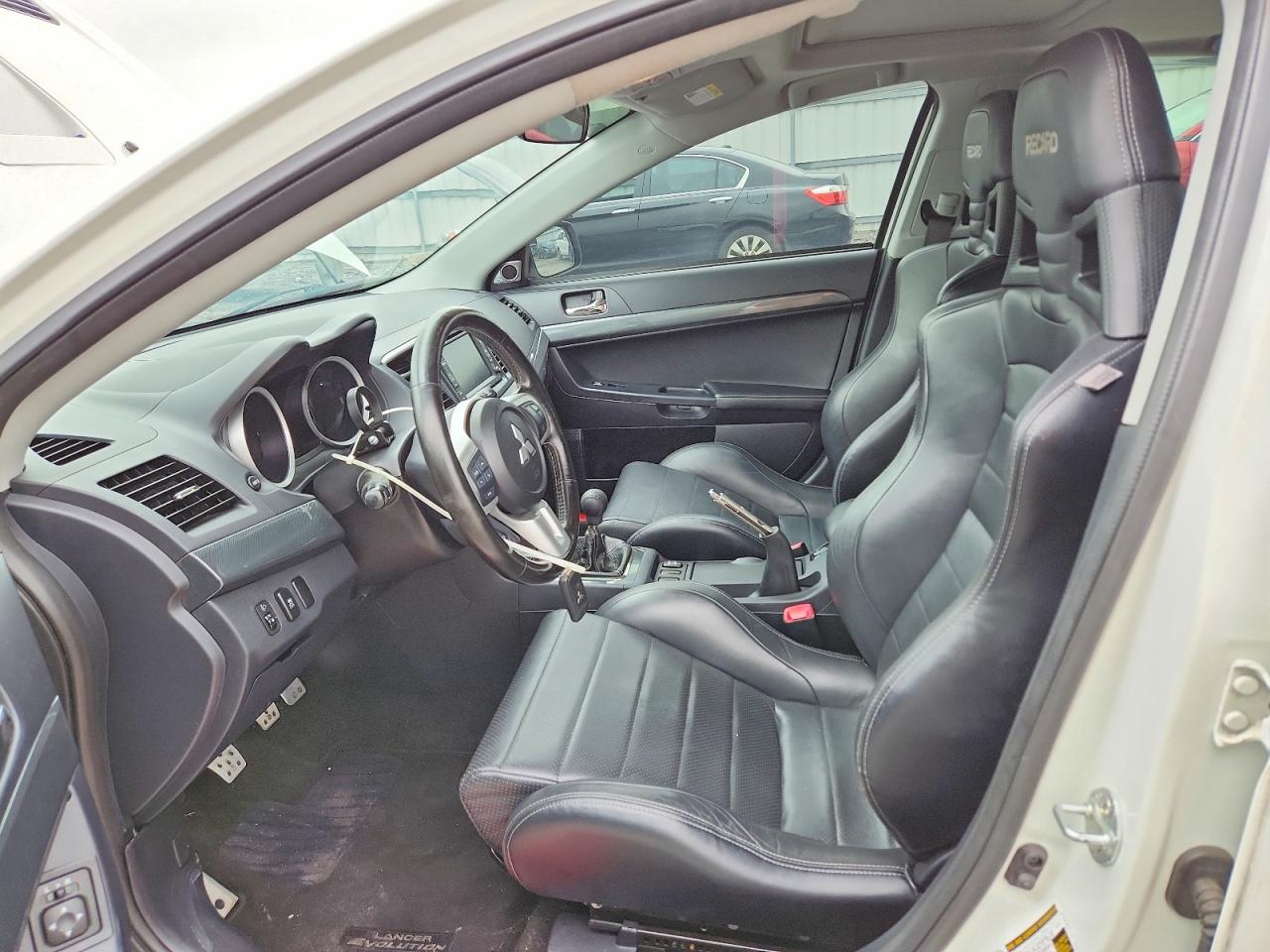 2011 Mitsubishi Lancer Evolution Gsr Белый vin: JA32W8FV3BU046909