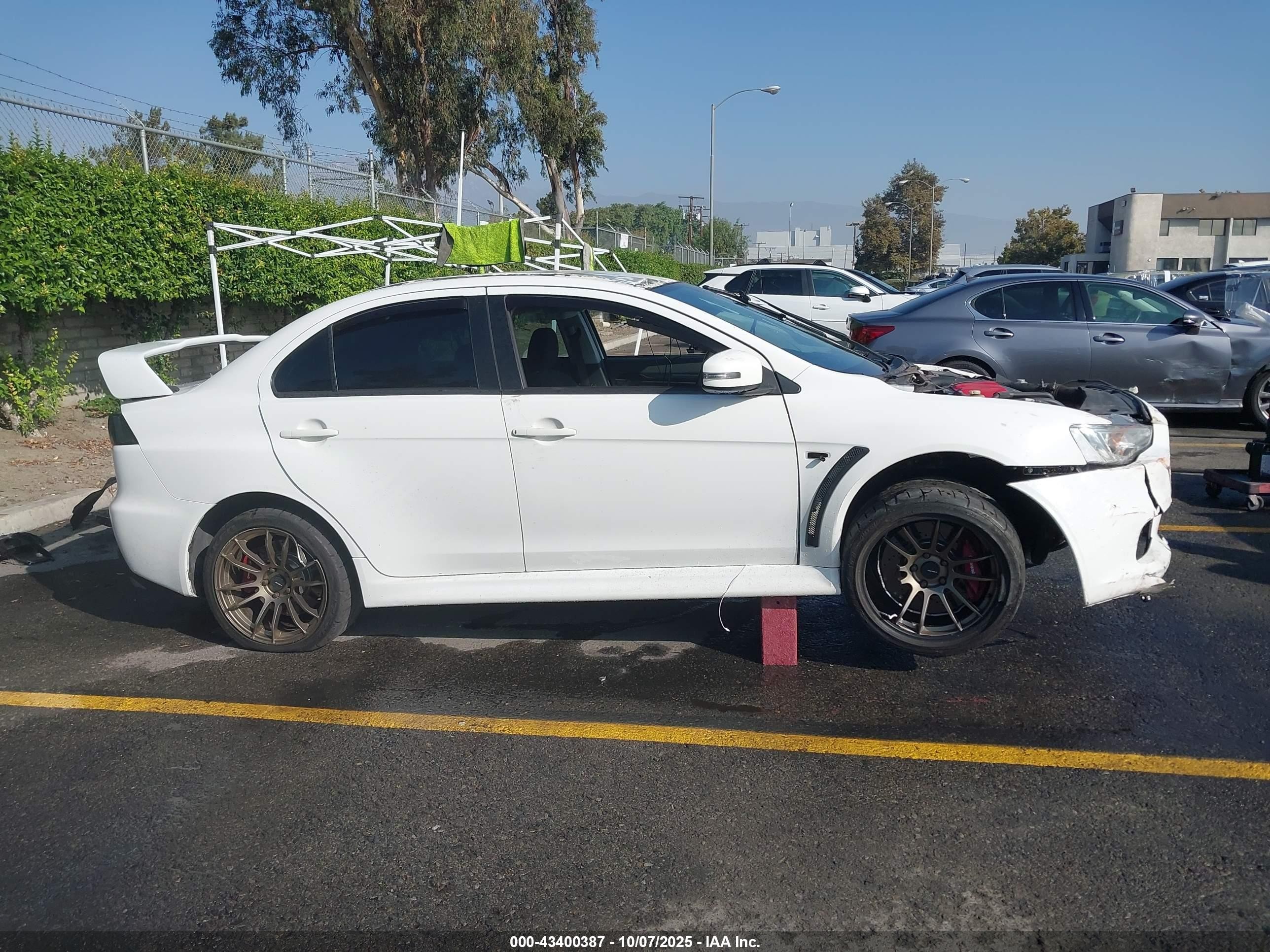 2015 Mitsubishi Lancer Evolution Gsr White vin: JA32W8FVXFU017025