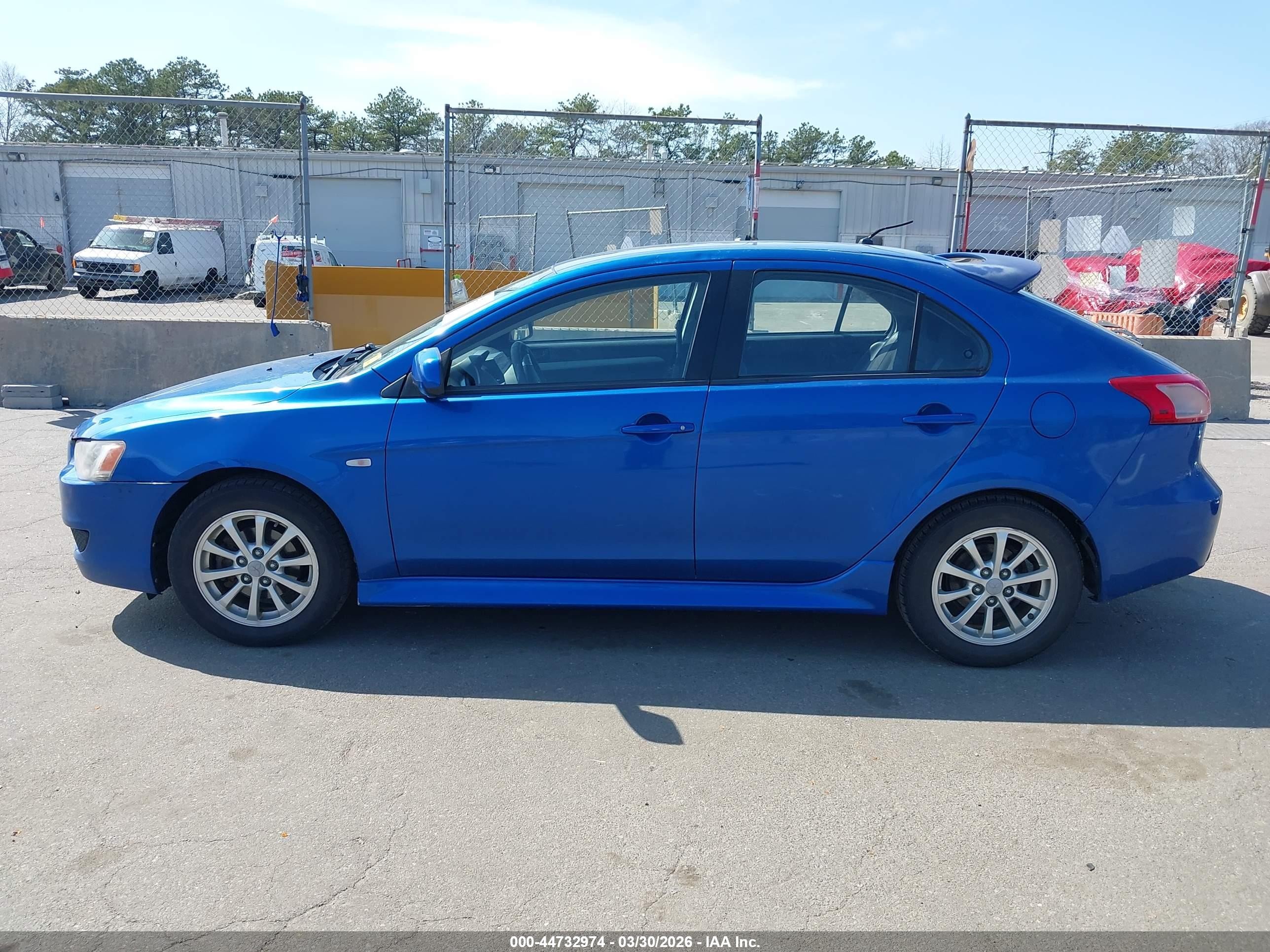 2011 Mitsubishi Lancer Sportback Es Синий vin: JA32X2HUXBU028809