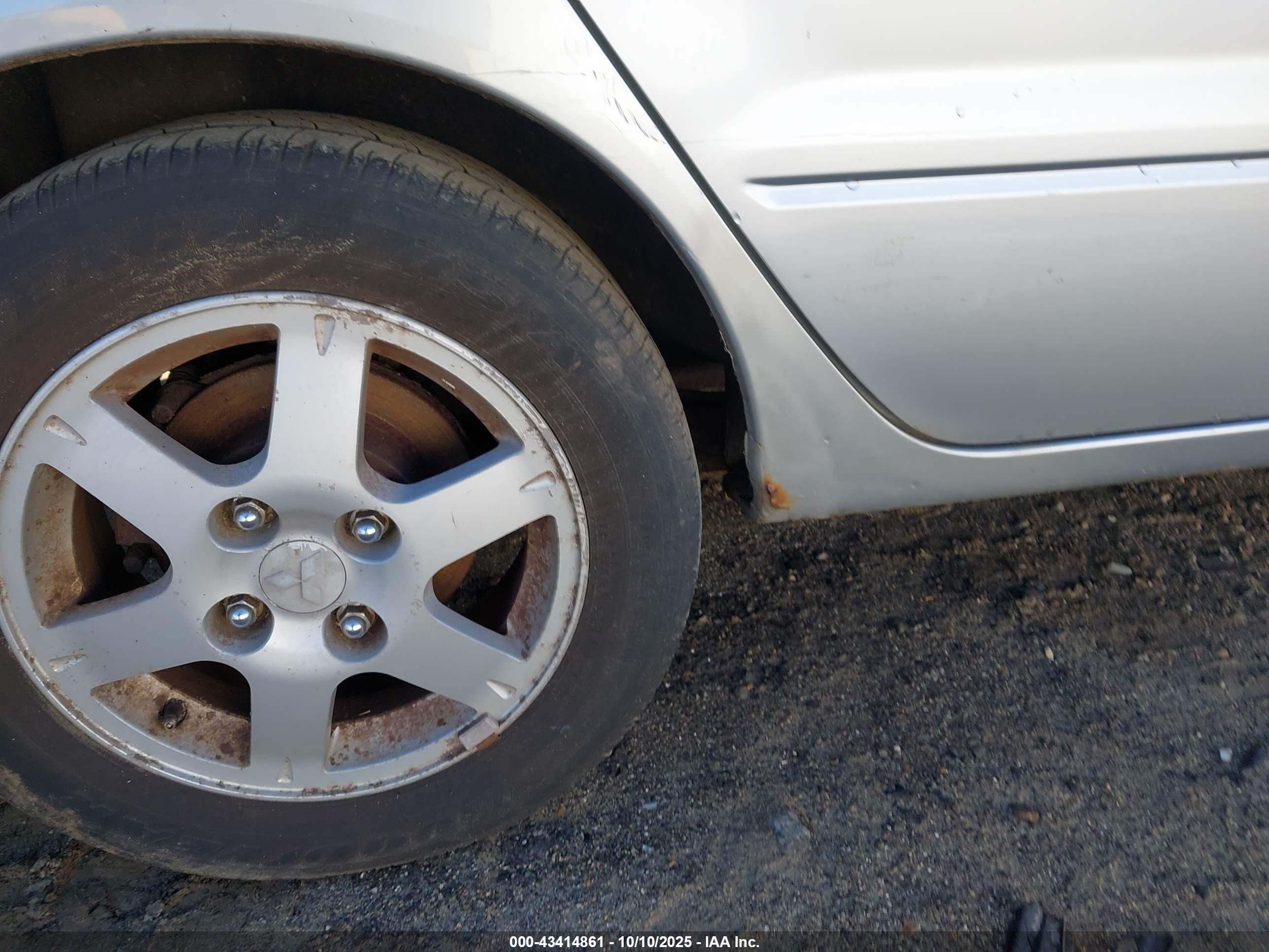 2004 Mitsubishi Lancer Sportback Ls Silver vin: JA3AD29F24U008304