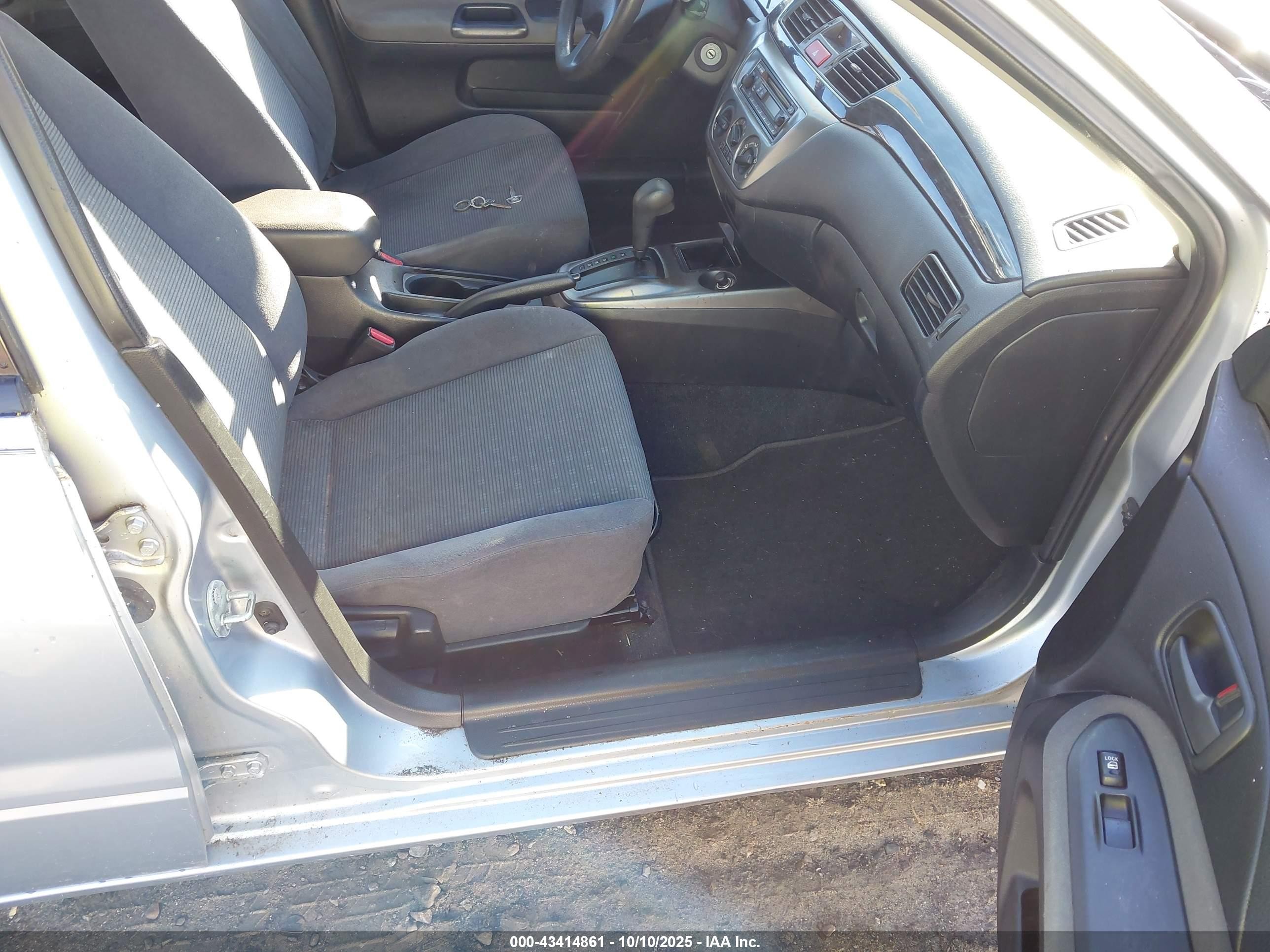 2004 Mitsubishi Lancer Sportback Ls Silver vin: JA3AD29F24U008304