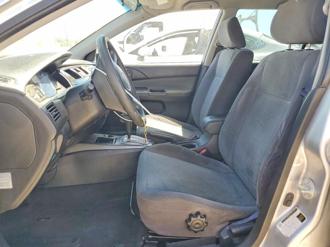 2004 Mitsubishi Lancer Ls Silver vin: JA3AD29F44U039327