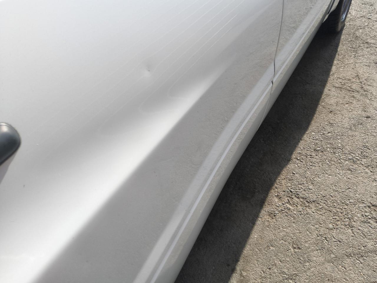 2005 Mitsubishi Lancer Evolution Rs White vin: JA3AH36D75U044942 Damage: Right Rear Door, Dent(S) W/ Paint Dmg, 1/8 To 1/2 Inch