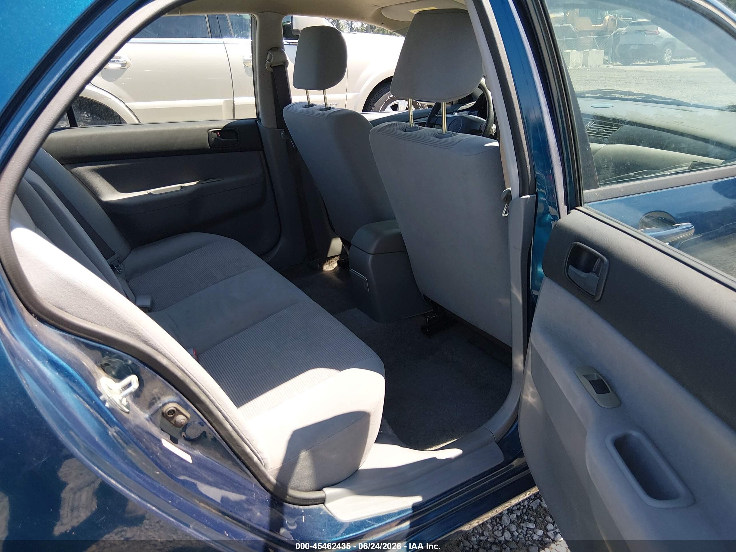2005 Mitsubishi Lancer Es Blue vin: JA3AJ26E15U016478