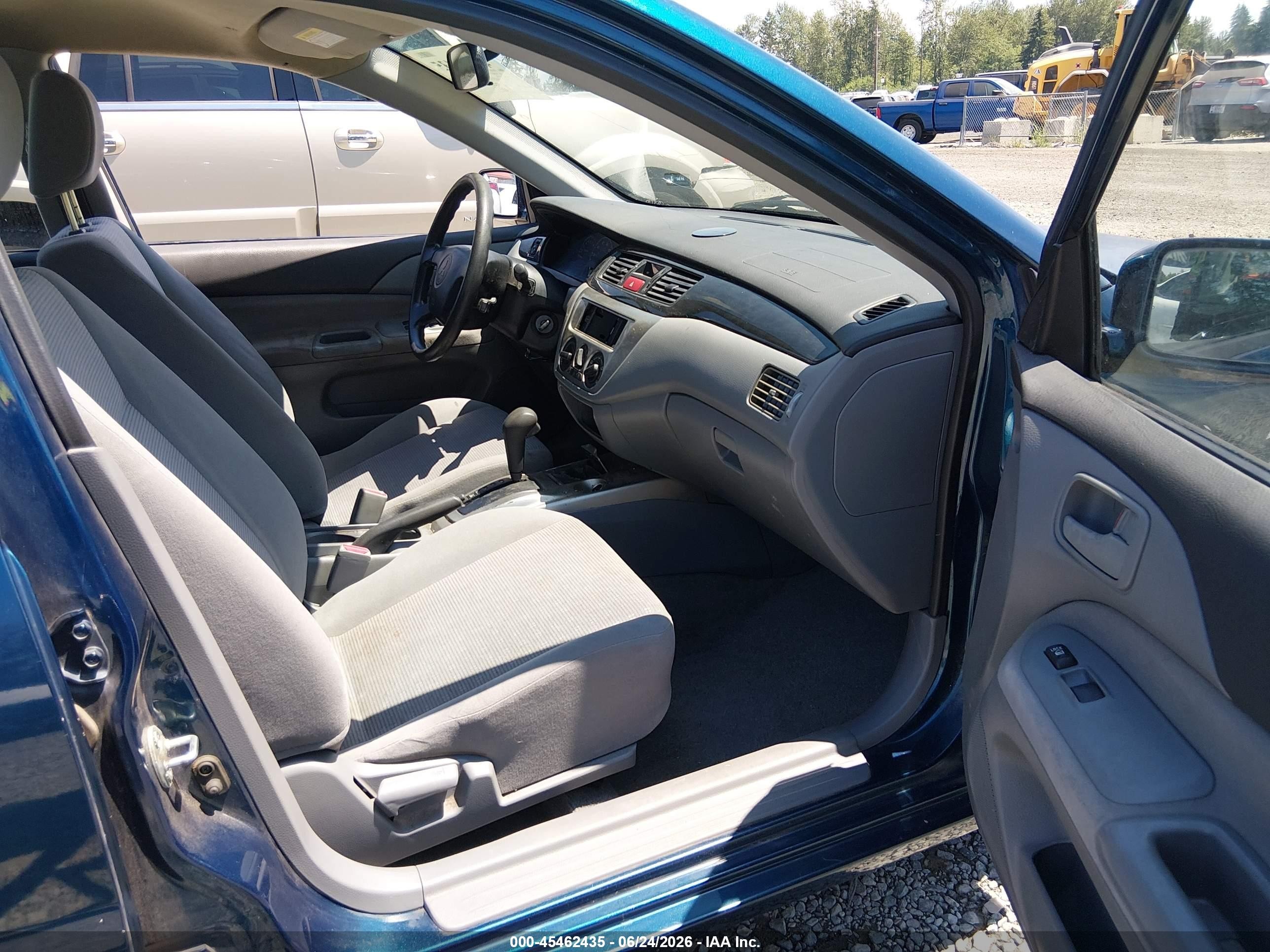 2005 Mitsubishi Lancer Es Blue vin: JA3AJ26E15U016478