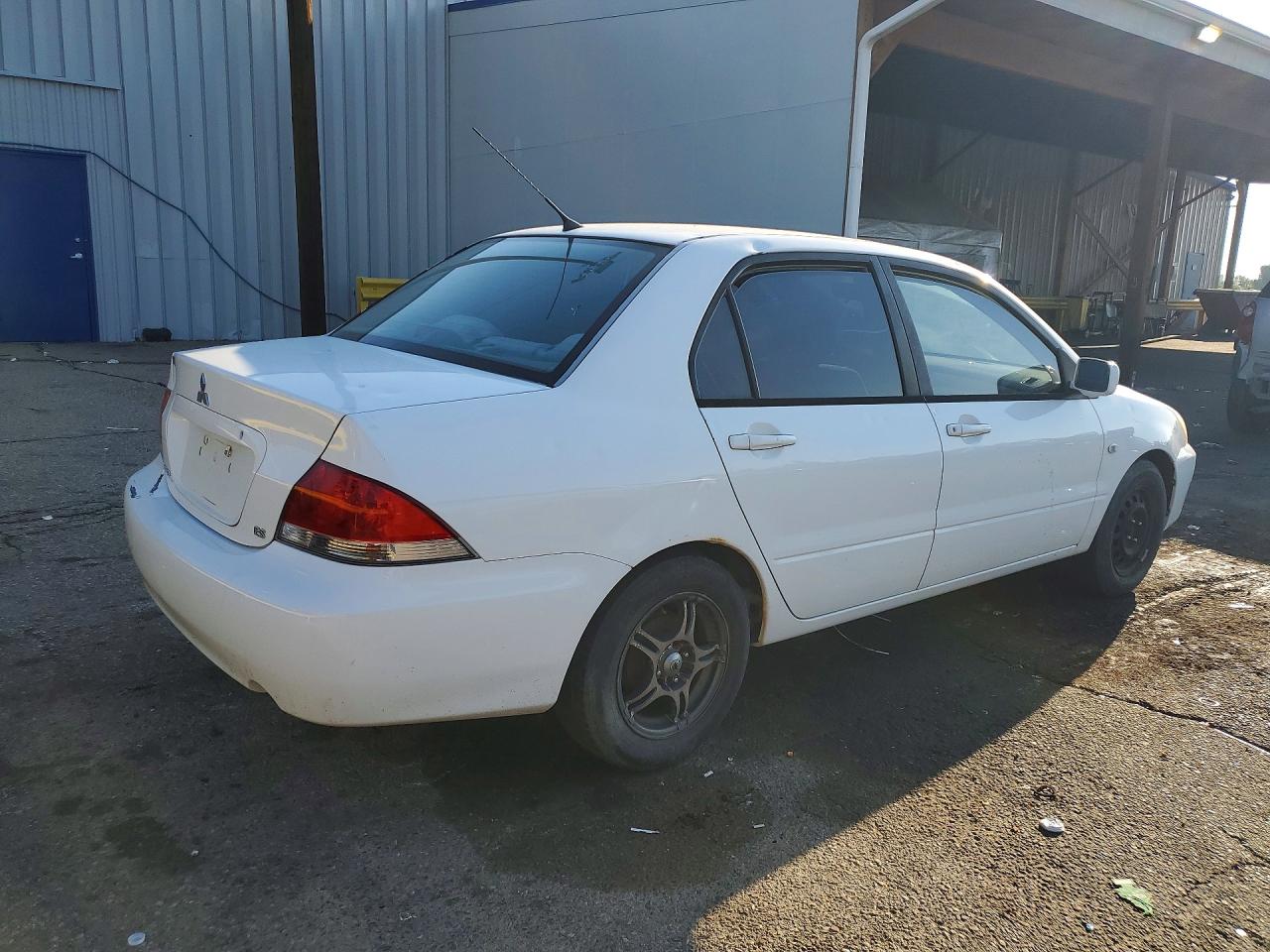 2005 Mitsubishi Lancer Es White vin: JA3AJ26E35U053872