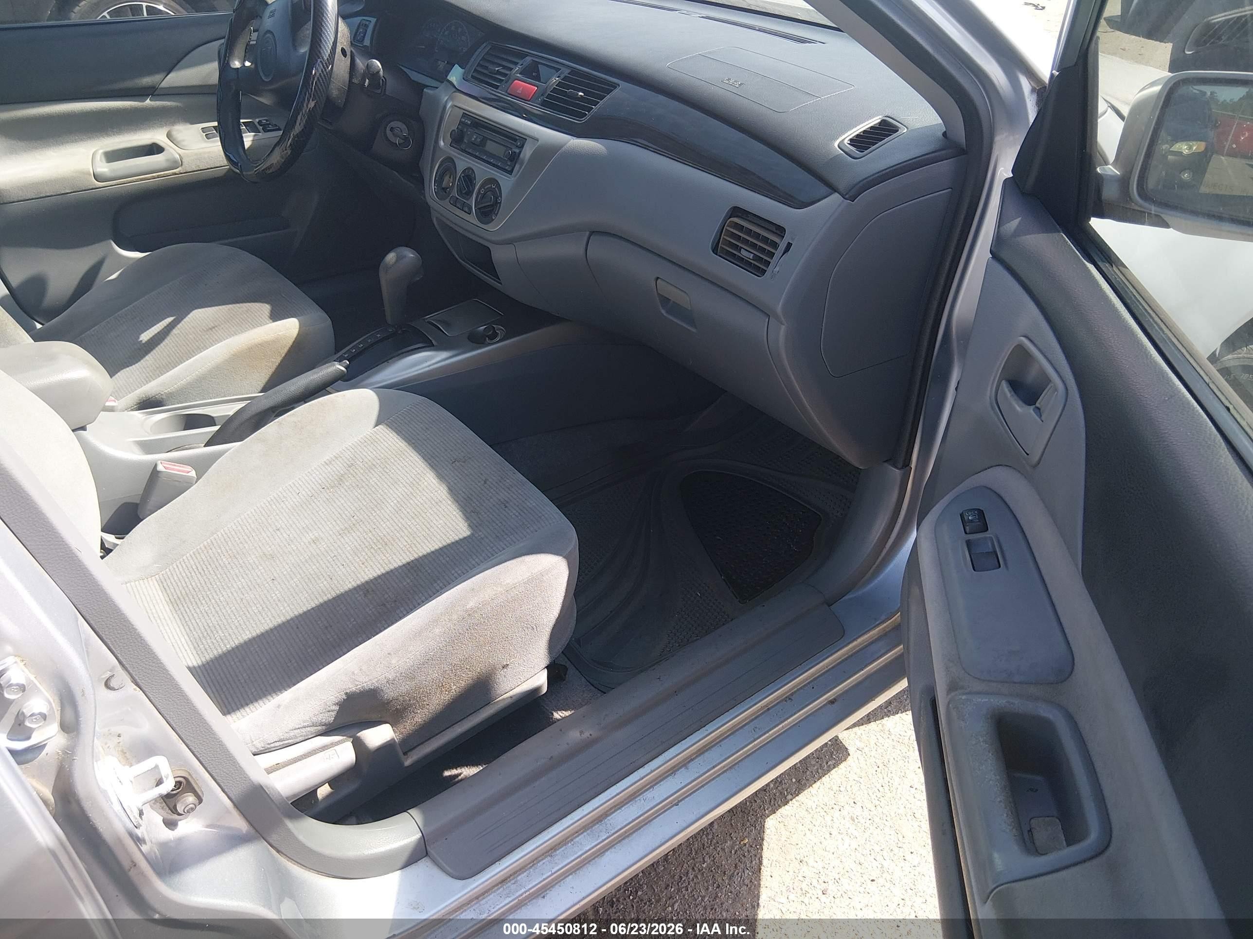 2005 Mitsubishi Lancer Es Silver vin: JA3AJ26E55U017598