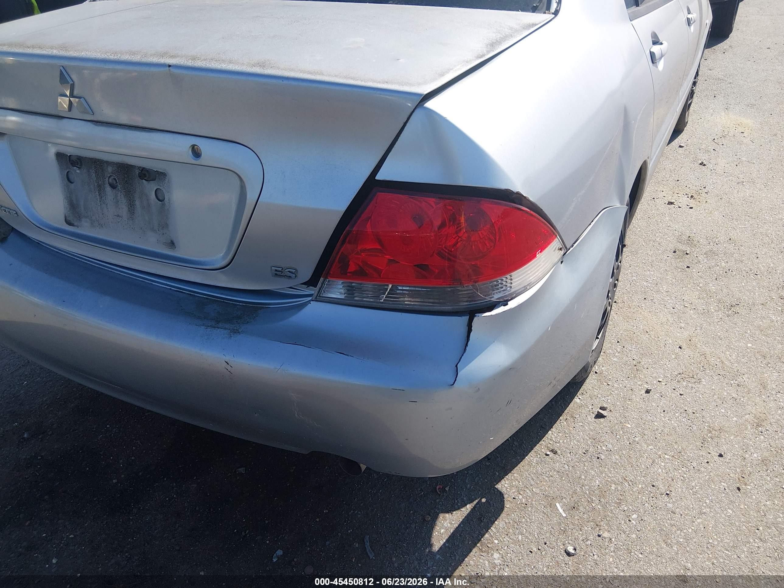 2005 Mitsubishi Lancer Es Silver vin: JA3AJ26E55U017598