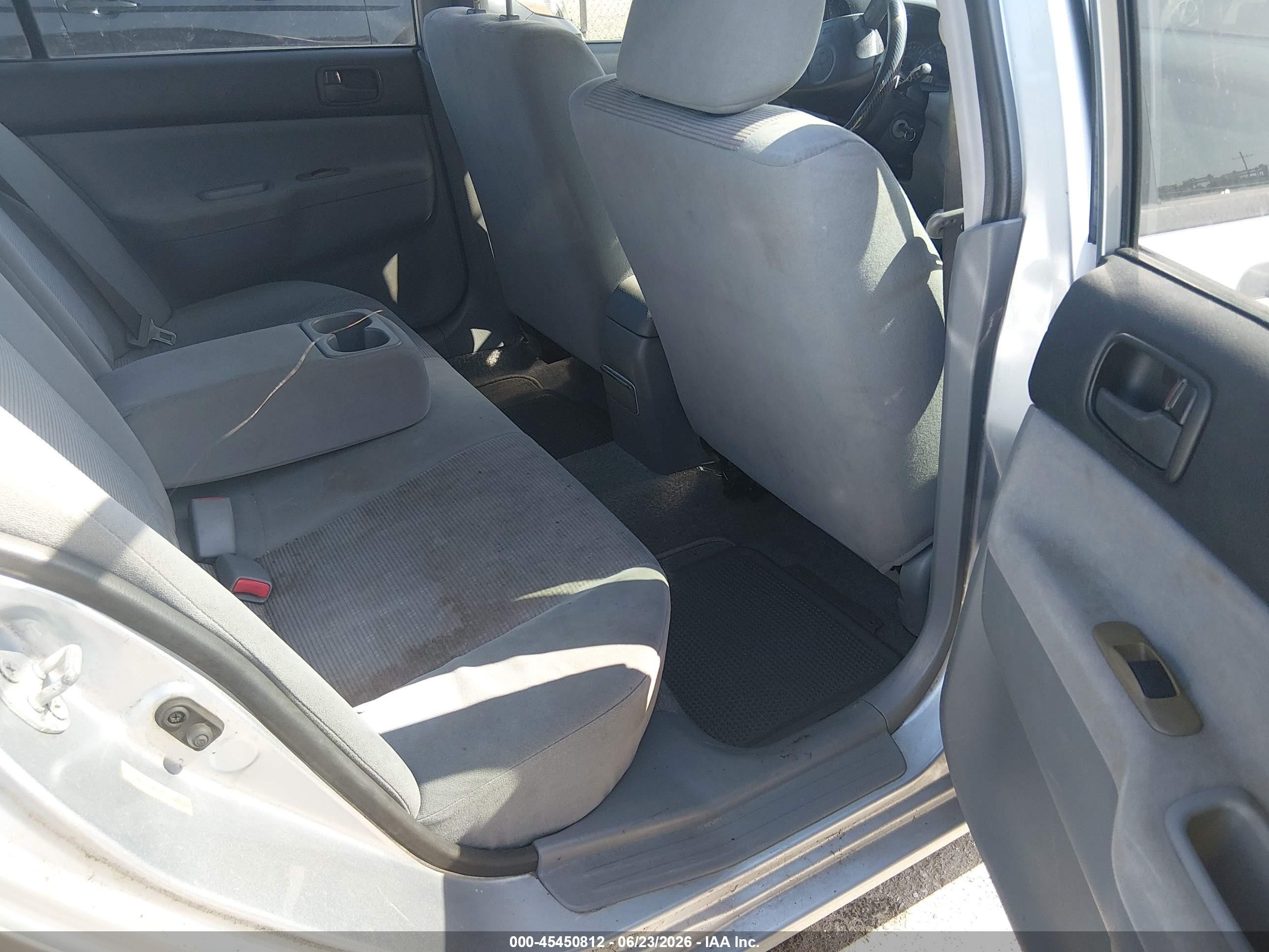 2005 Mitsubishi Lancer Es Silver vin: JA3AJ26E55U017598