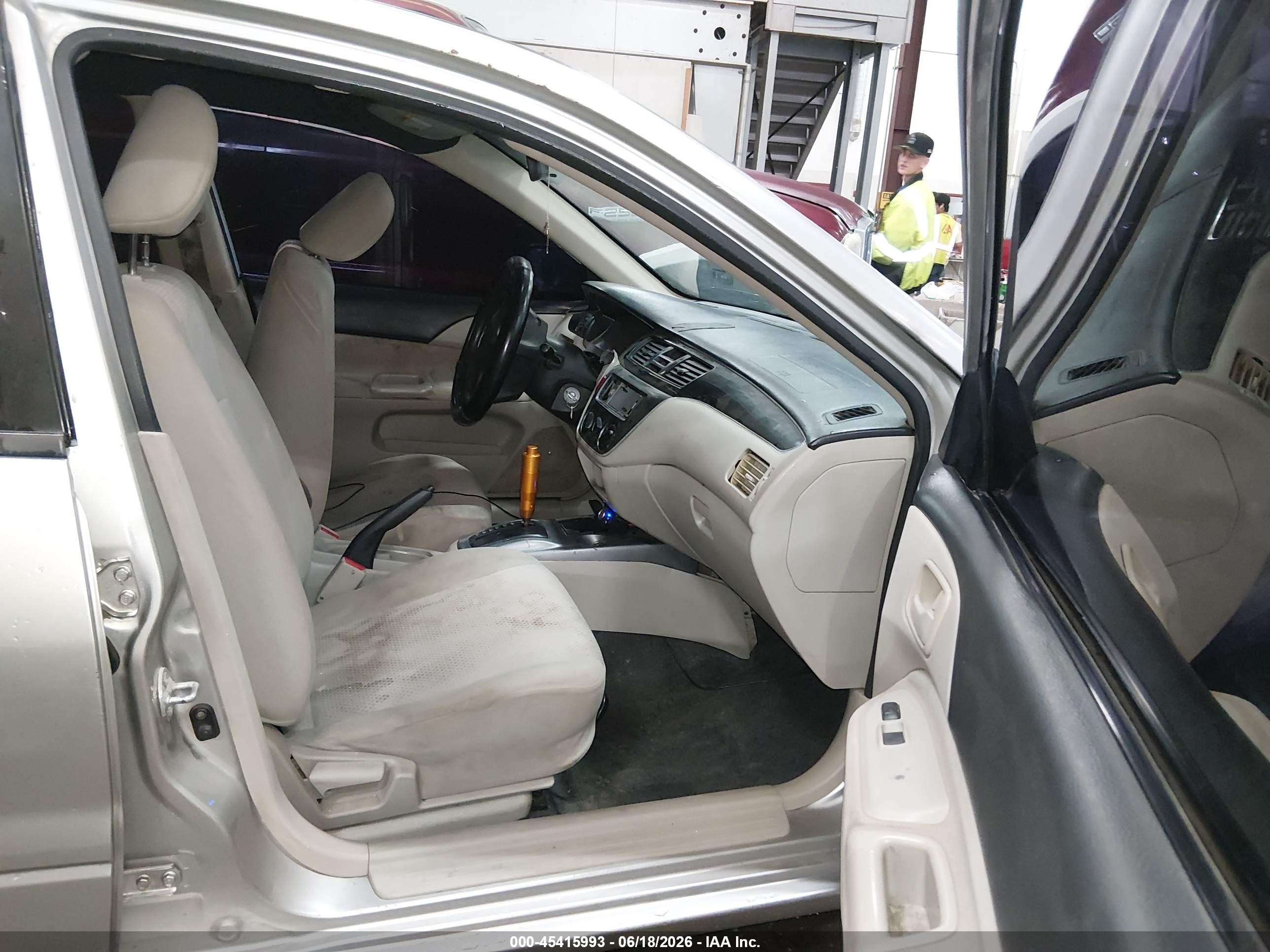 2006 Mitsubishi Lancer Es/se Серебряный vin: JA3AJ26E56U071596
