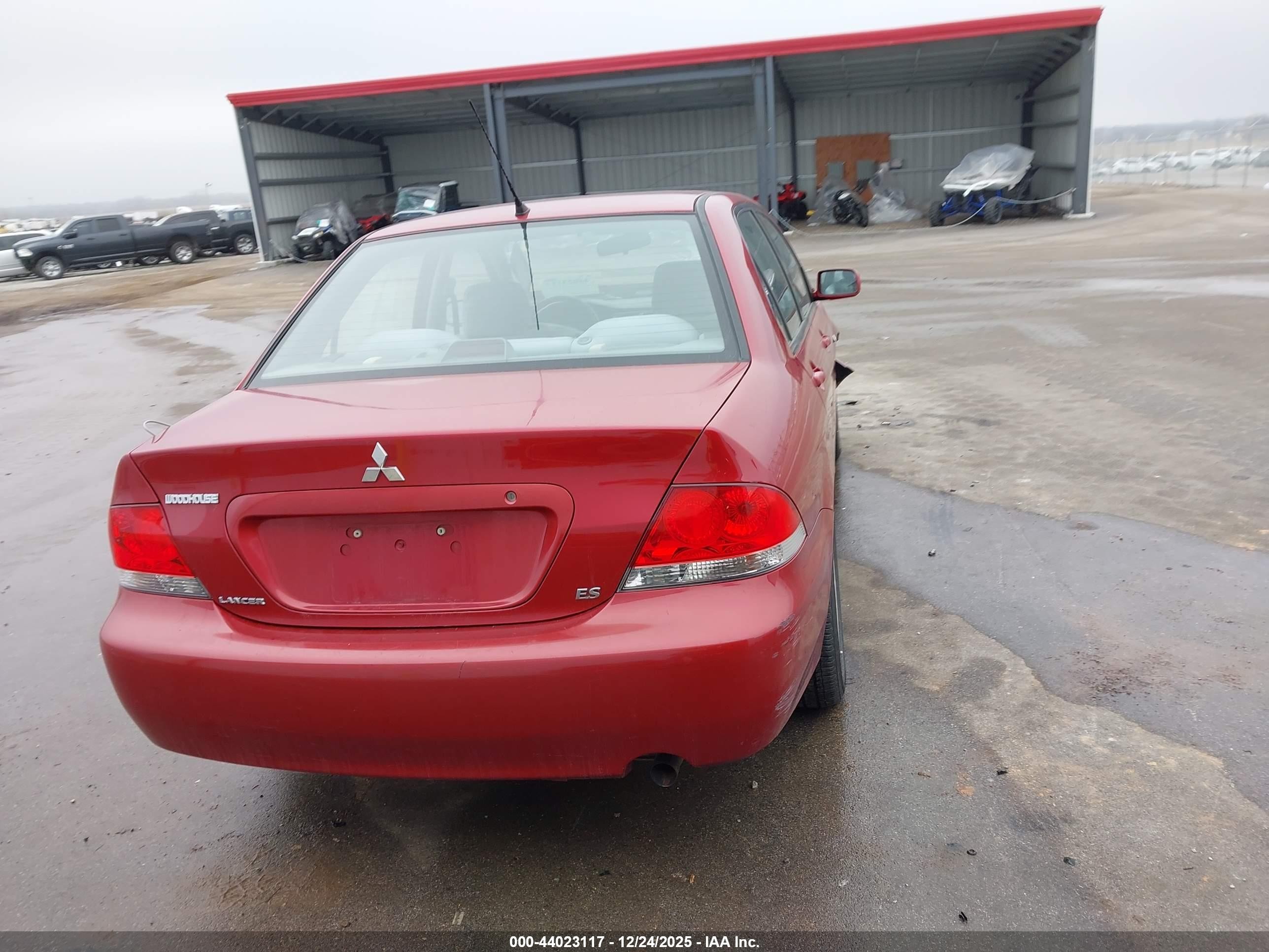2005 Mitsubishi Lancer Es Red vin: JA3AJ26EX5U018682
