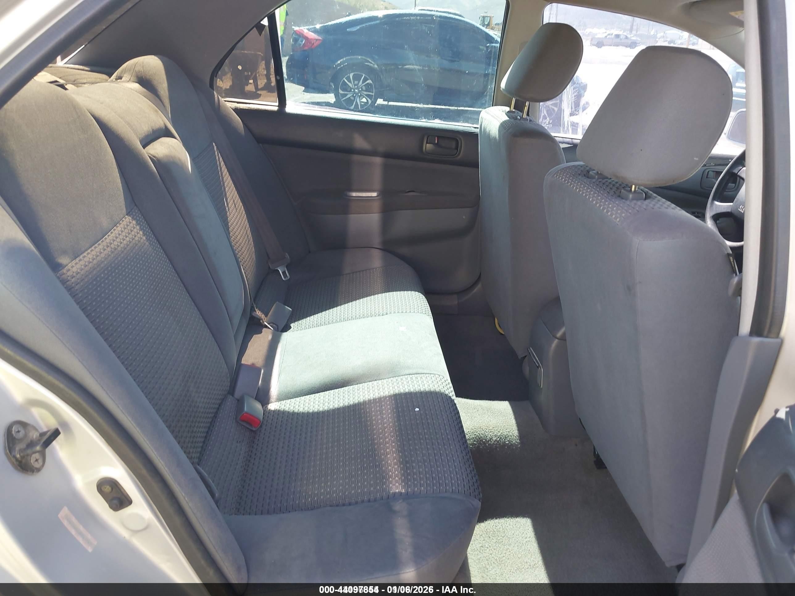 2002 Mitsubishi Lancer Ls Silver vin: JA3AJ36E22U045747