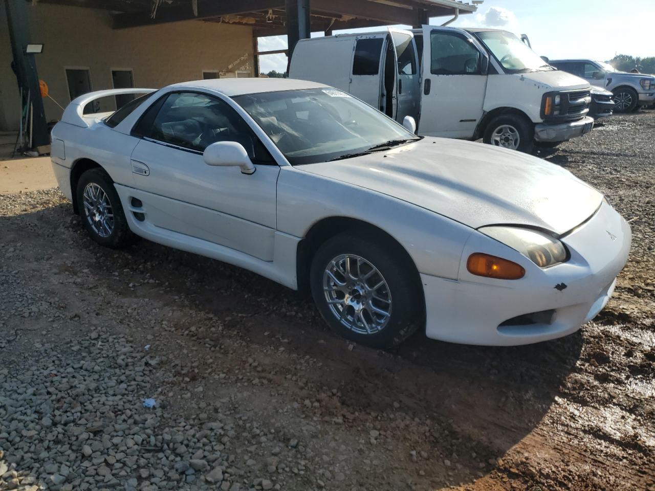 1998 Mitsubishi 3000 Gt    White vin: JA3AM44H0WY000475