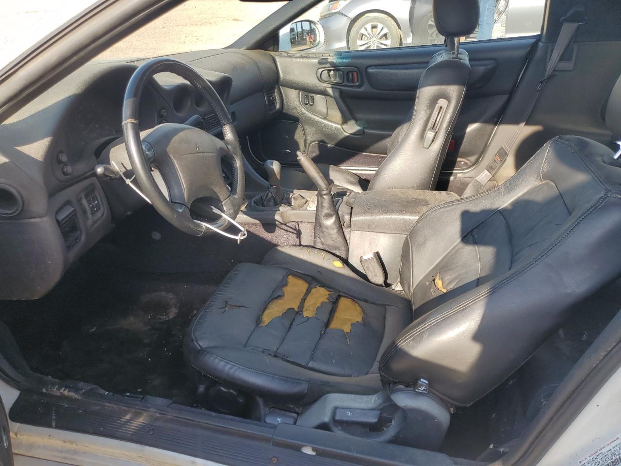 1998 Mitsubishi 3000 Gt    White vin: JA3AM44H0WY000475
