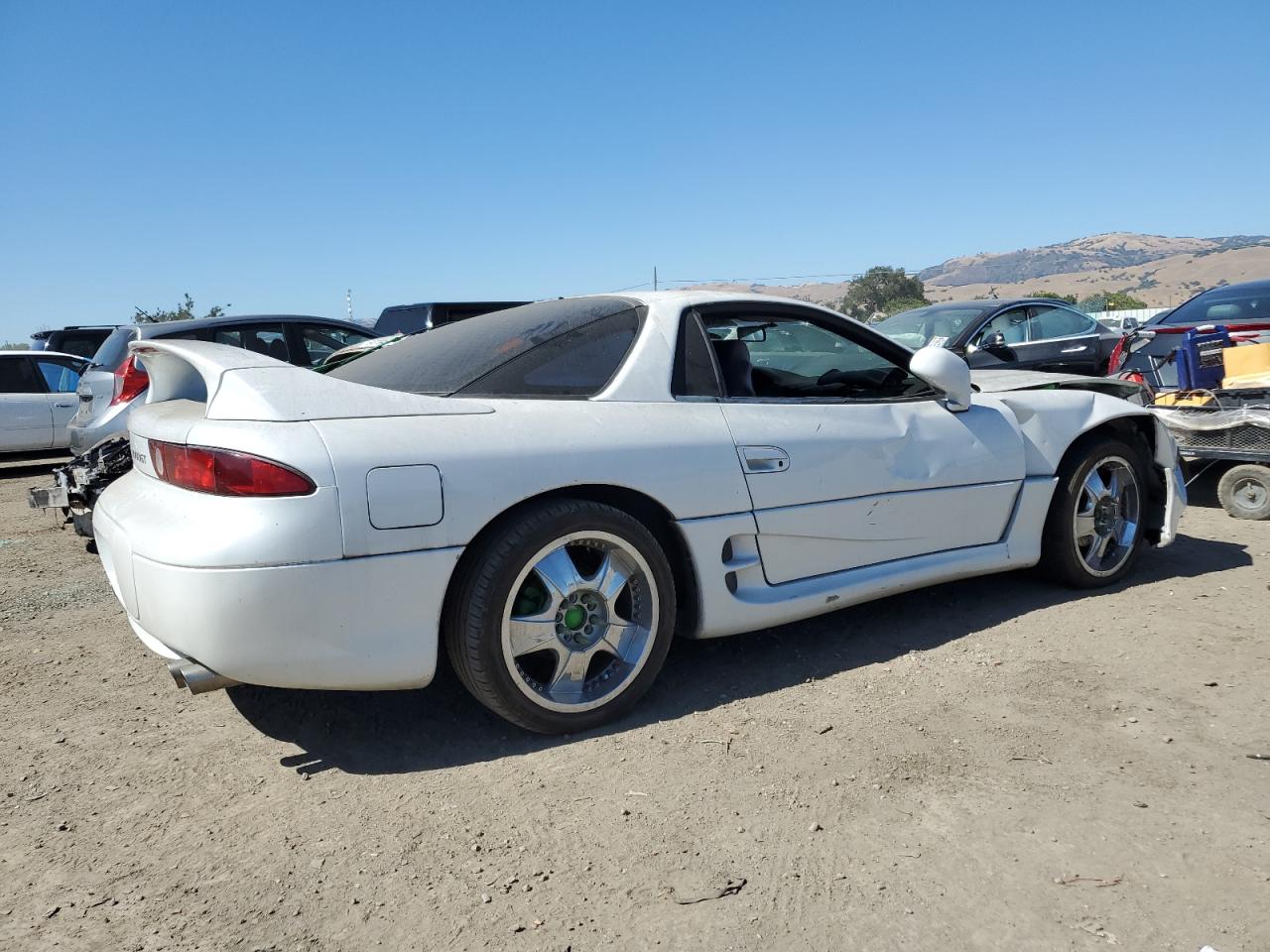 1998 Mitsubishi 3000 Gt    White vin: JA3AM44H2WY000610