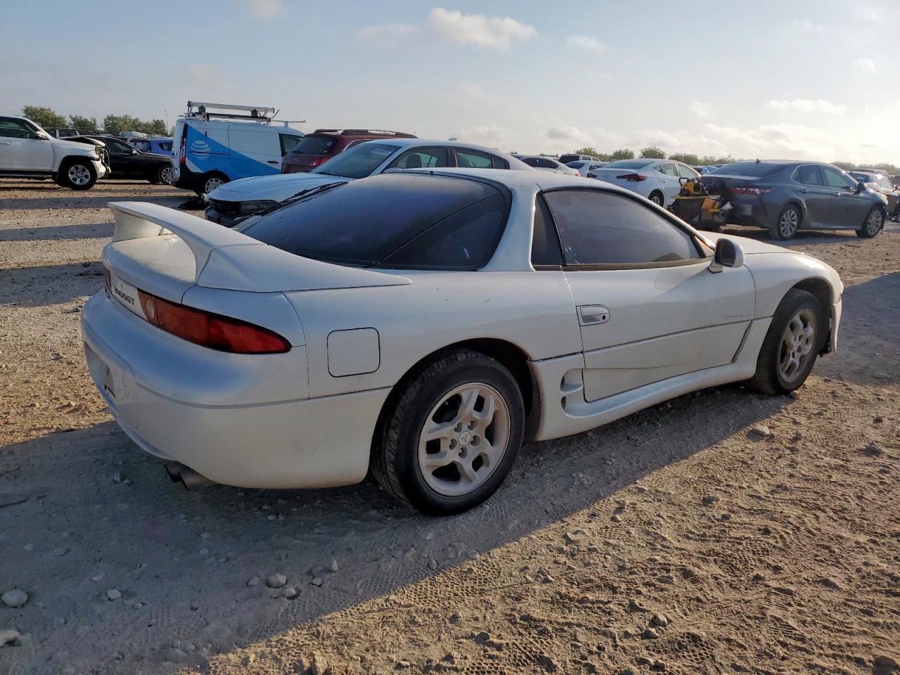 1998 Mitsubishi 3000 Gt    White vin: JA3AM44H7WY000618
