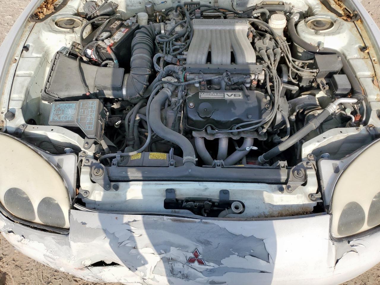 1998 Mitsubishi 3000 Gt    White vin: JA3AM44H7WY000618