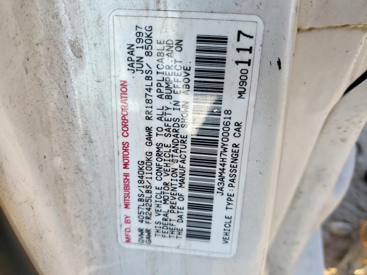 1998 Mitsubishi 3000 Gt    White vin: JA3AM44H7WY000618