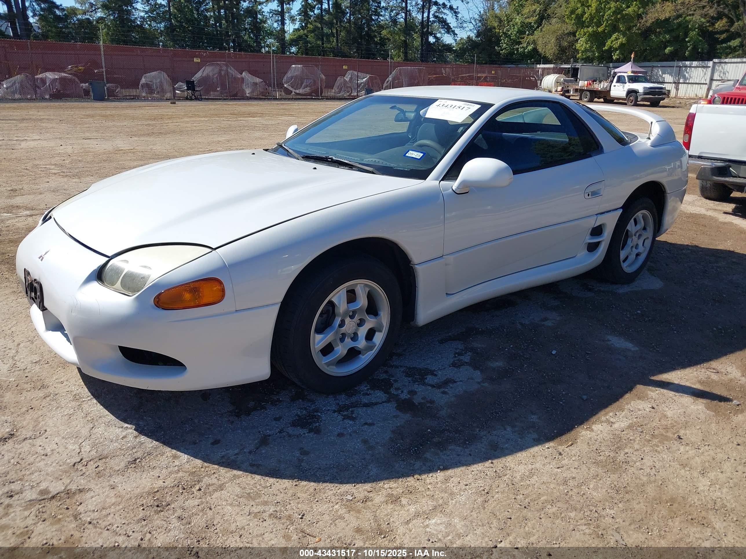 1998 Mitsubishi 3000 Gt   White vin: JA3AM44H7WY002692
