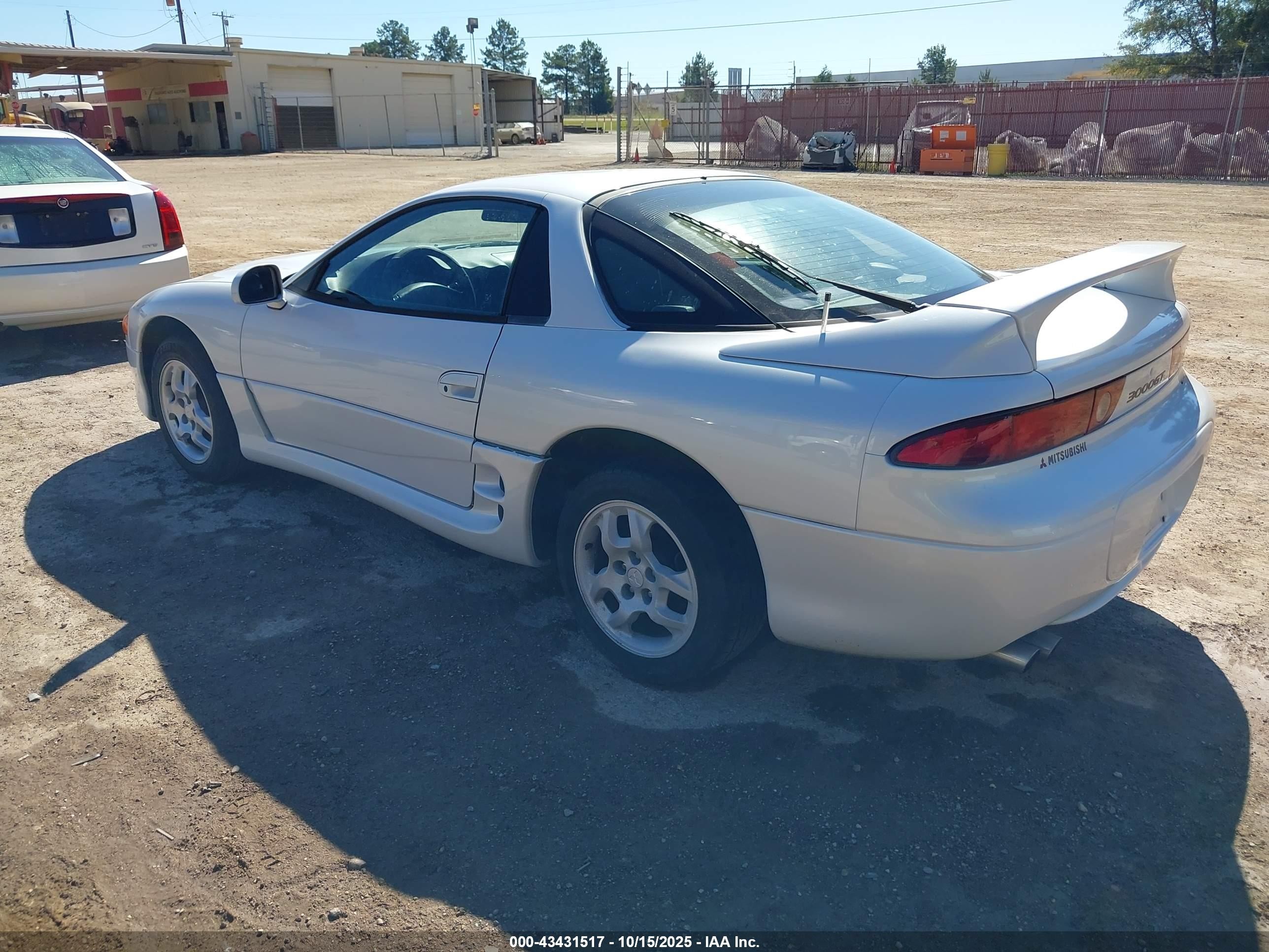 1998 Mitsubishi 3000 Gt   White vin: JA3AM44H7WY002692