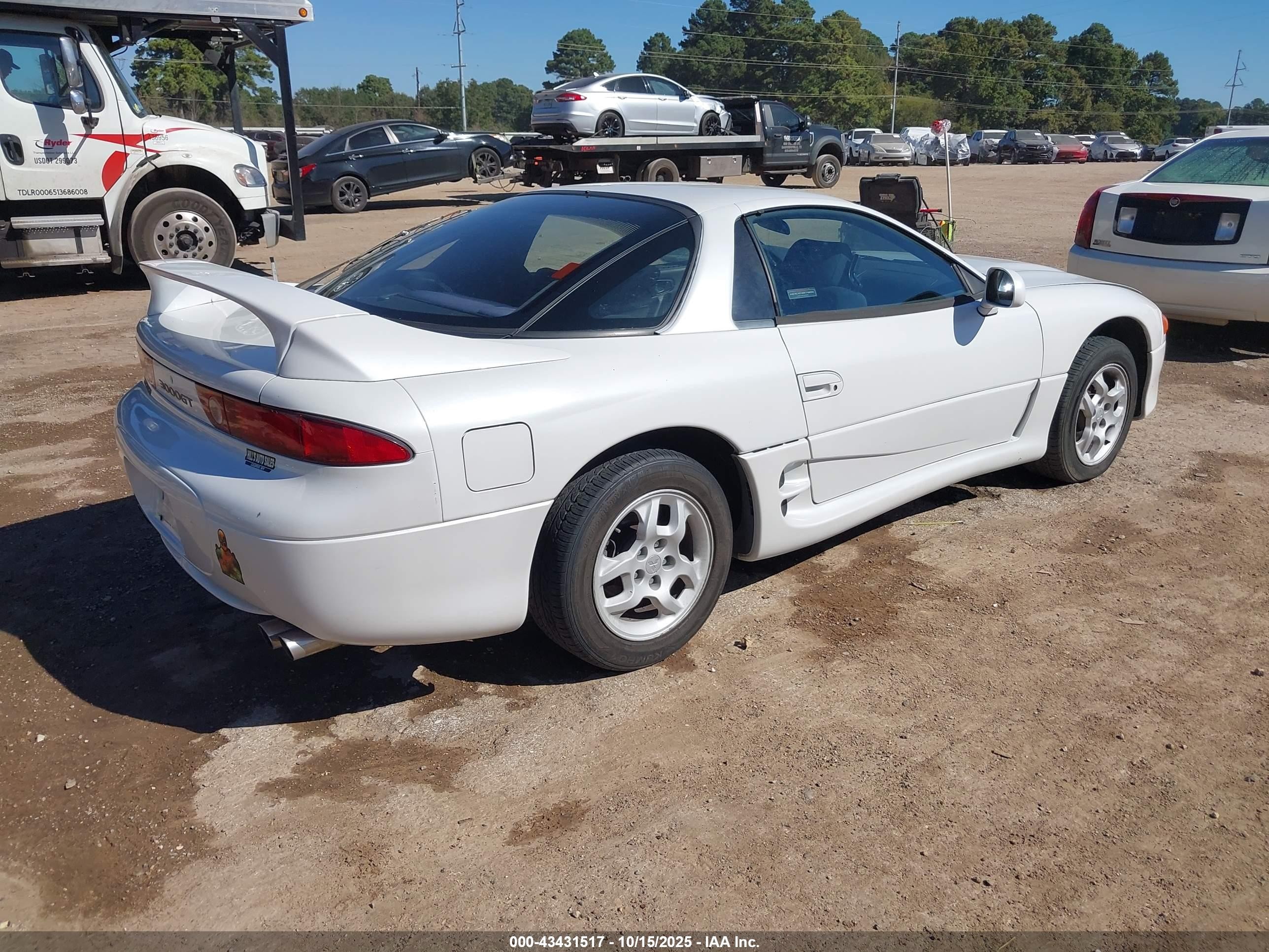 1998 Mitsubishi 3000 Gt   White vin: JA3AM44H7WY002692