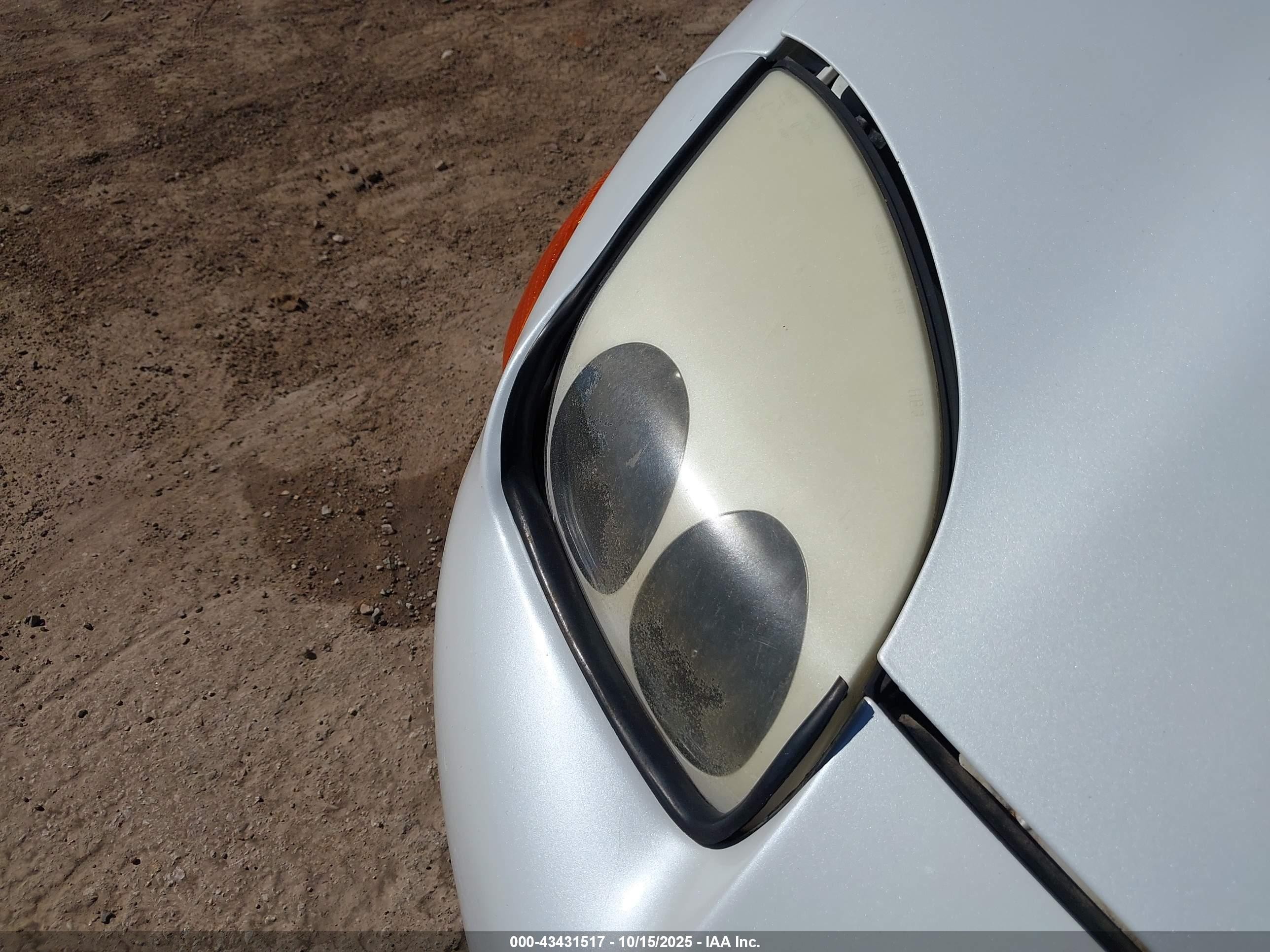 1998 Mitsubishi 3000 Gt   White vin: JA3AM44H7WY002692