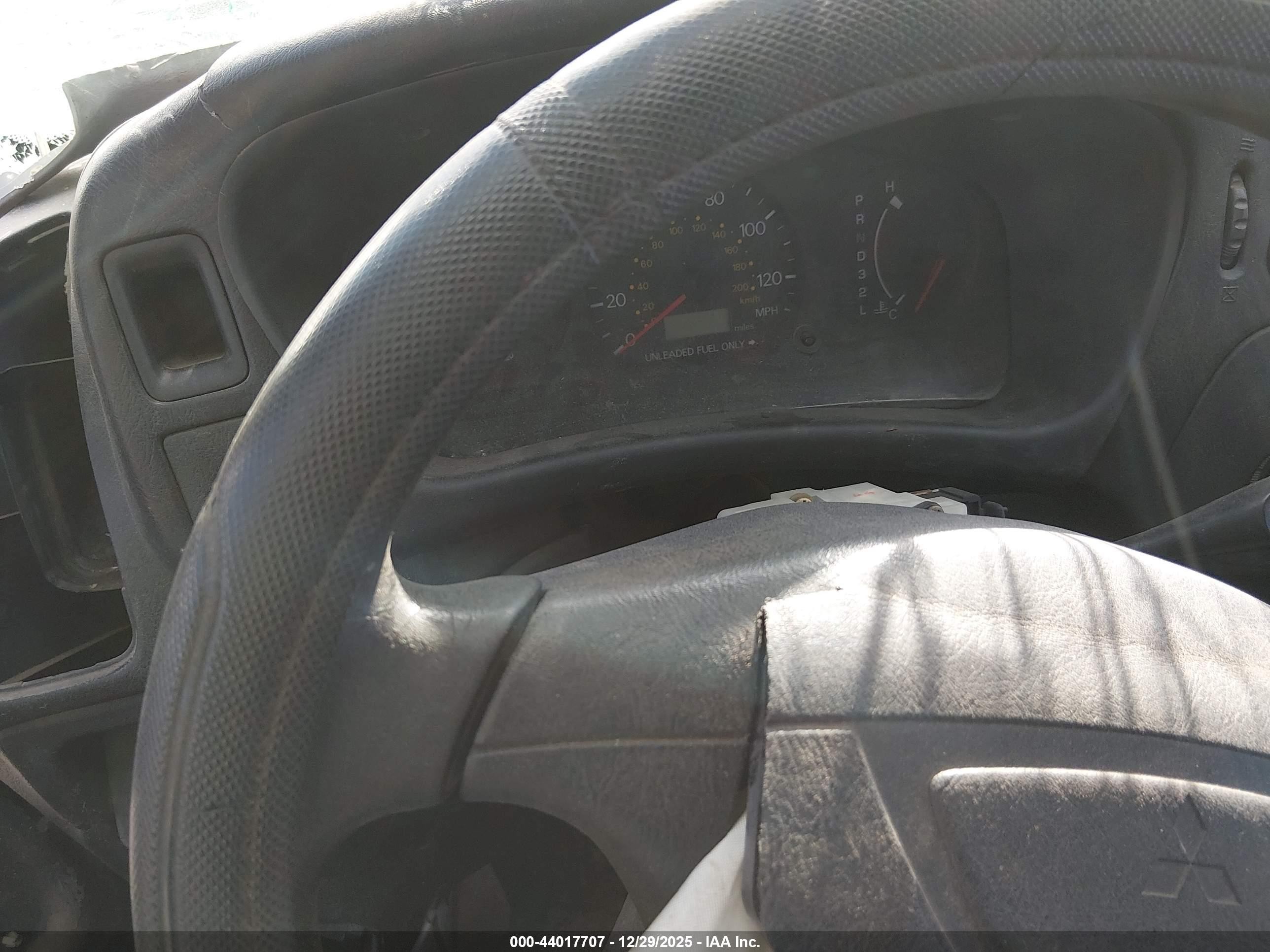 2001 Mitsubishi Mirage De Blue vin: JA3AY11AX1U002938