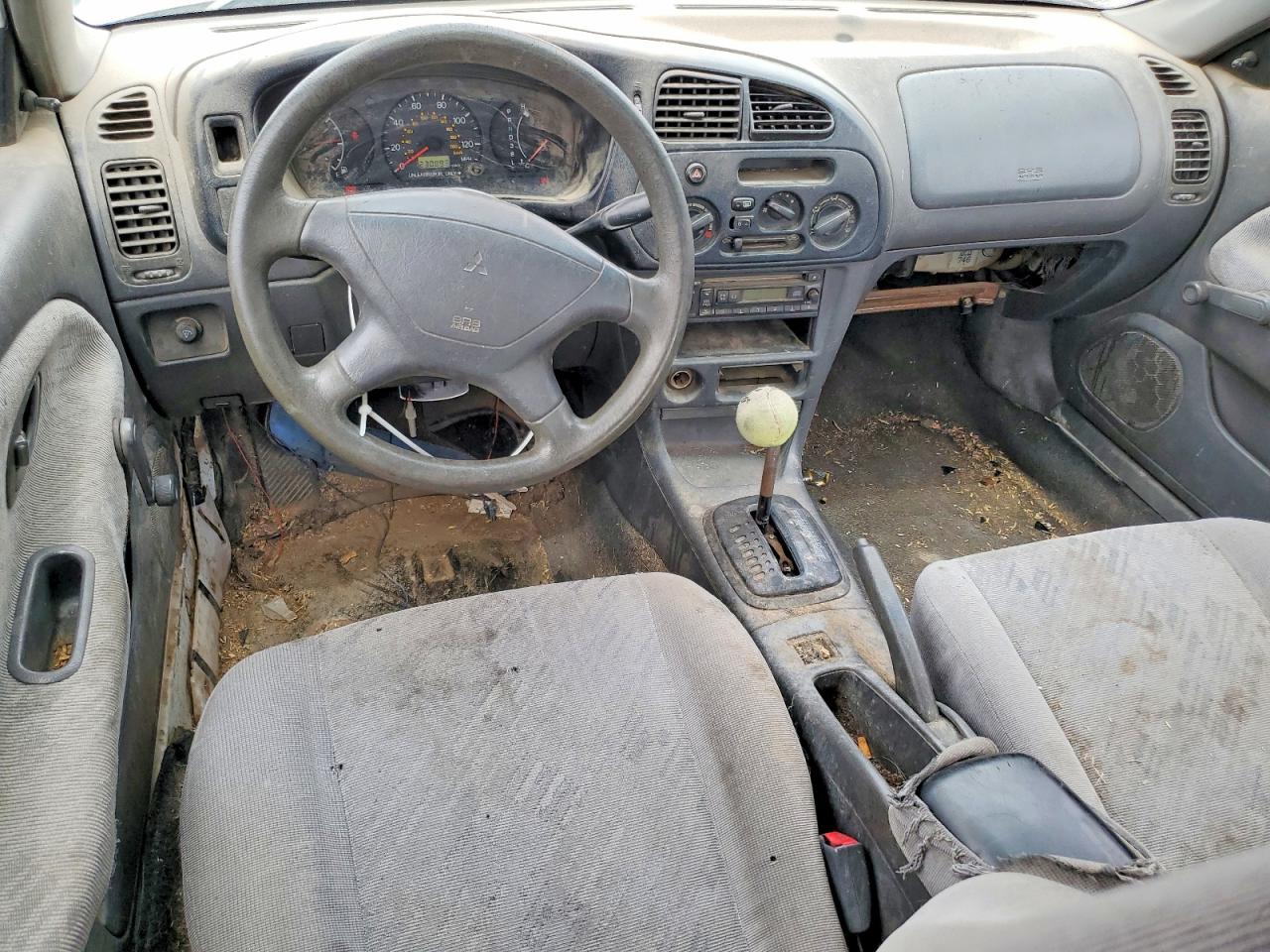 1999 Mitsubishi Mirage De White vin: JA3AY26A5XU045963