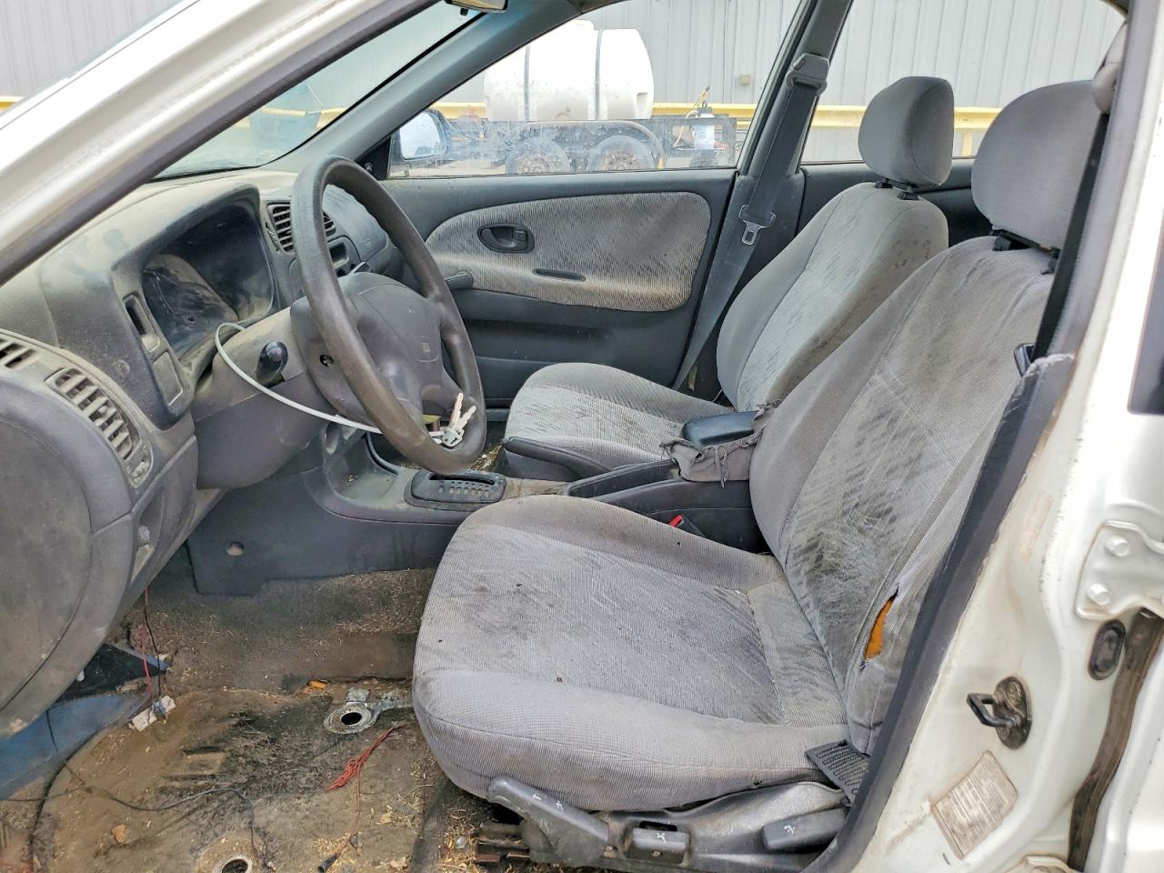 1999 Mitsubishi Mirage De White vin: JA3AY26A5XU045963