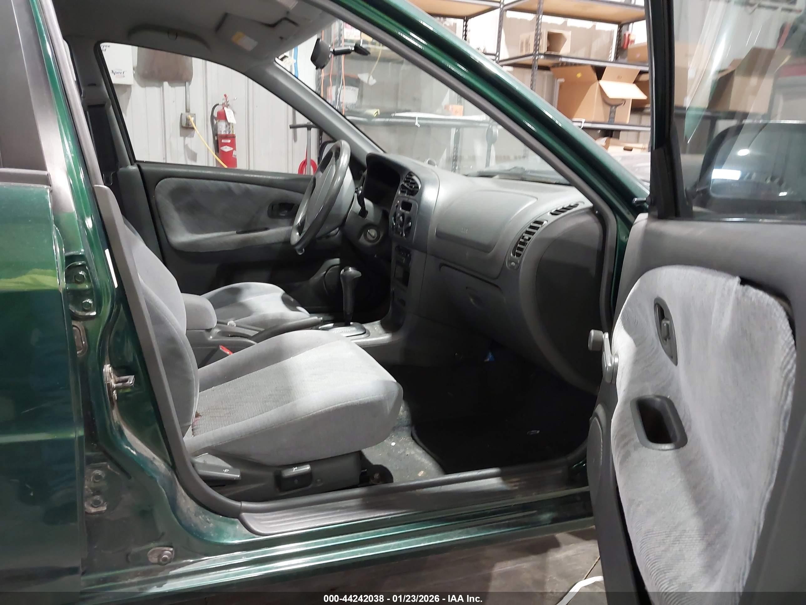 1999 Mitsubishi Mirage De Зеленый vin: JA3AY26A7XU005710