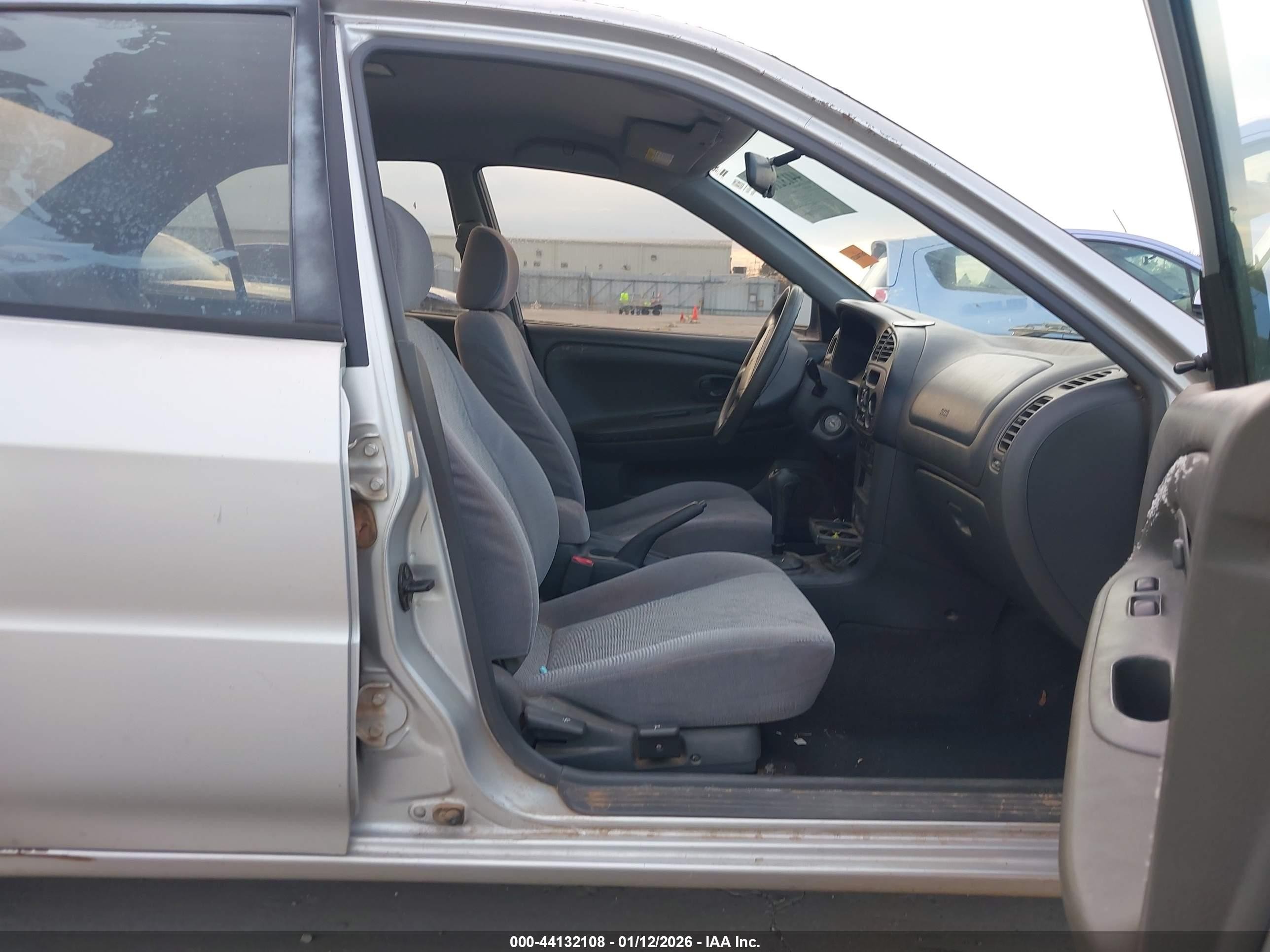1999 Mitsubishi Mirage De Silver vin: JA3AY26A9XU047201