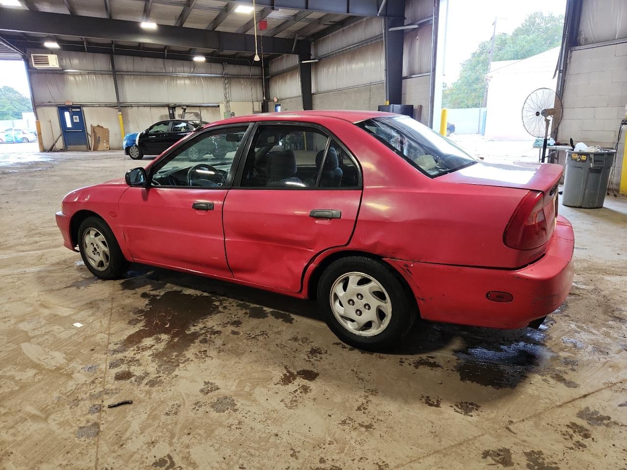 2001 Mitsubishi Mirage Es Red vin: JA3AY26C01U050223