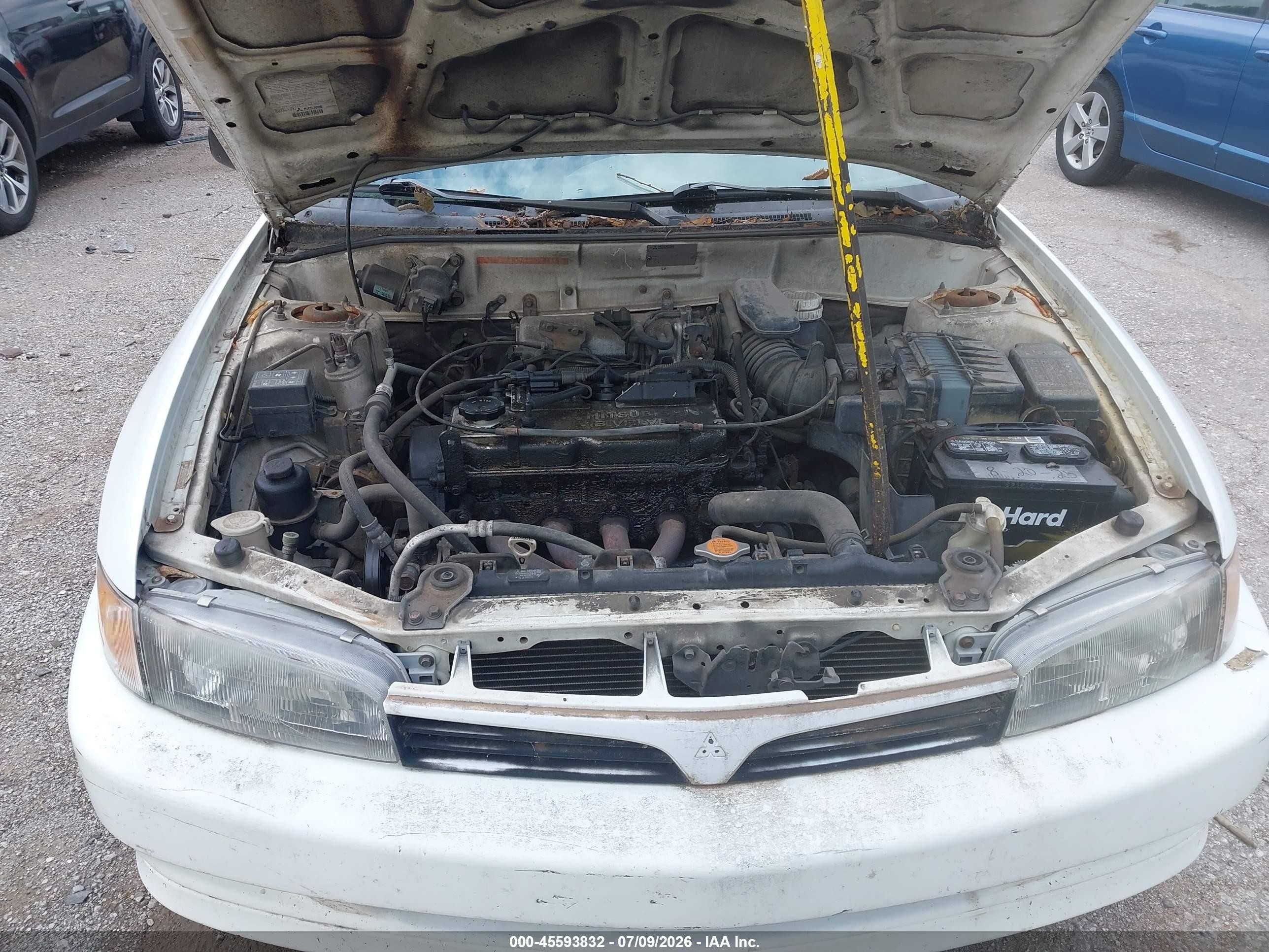 2000 Mitsubishi Mirage De White vin: JA3AY26C0YU029415