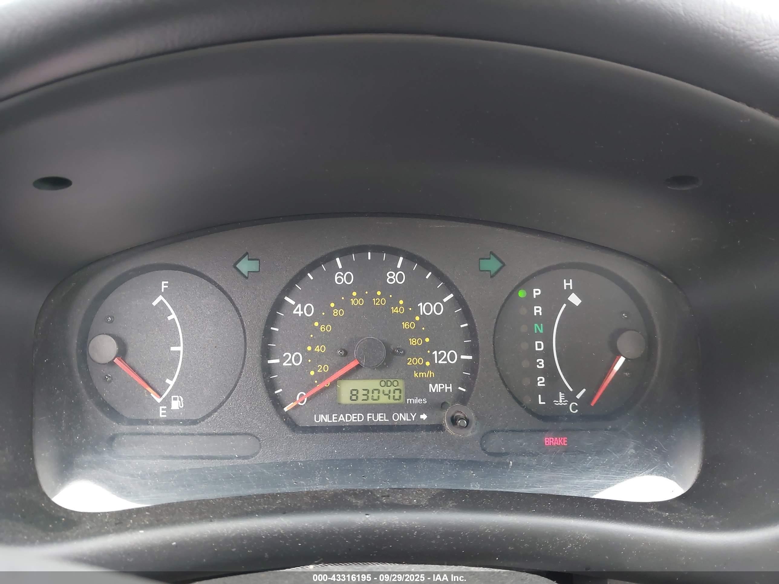 2001 Mitsubishi Mirage Es White vin: JA3AY26C11U038582