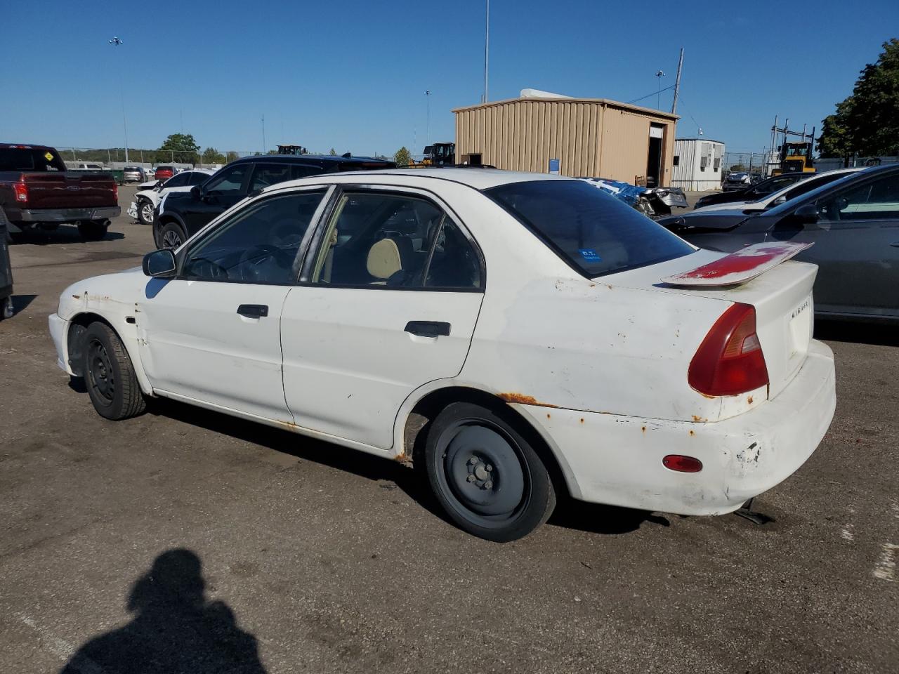 2001 Mitsubishi Mirage Es Белый vin: JA3AY26C21U013335