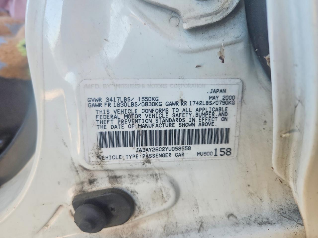 2000 Mitsubishi Mirage De White vin: JA3AY26C2YU058558