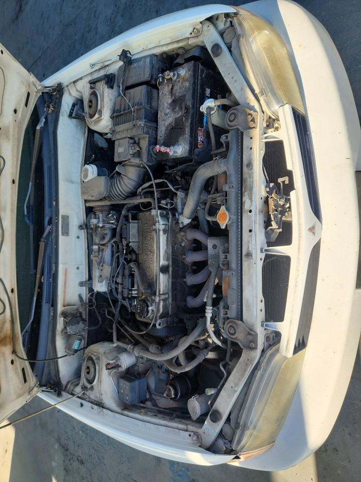 2000 Mitsubishi Mirage De White vin: JA3AY26C2YU058558