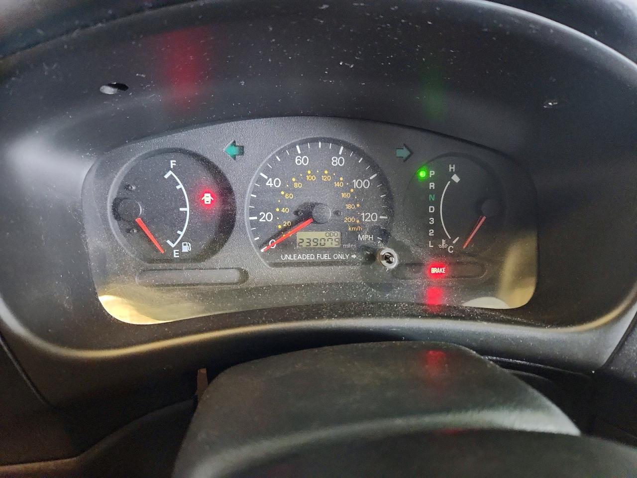 2000 Mitsubishi Mirage De Red vin: JA3AY26C3YU031708