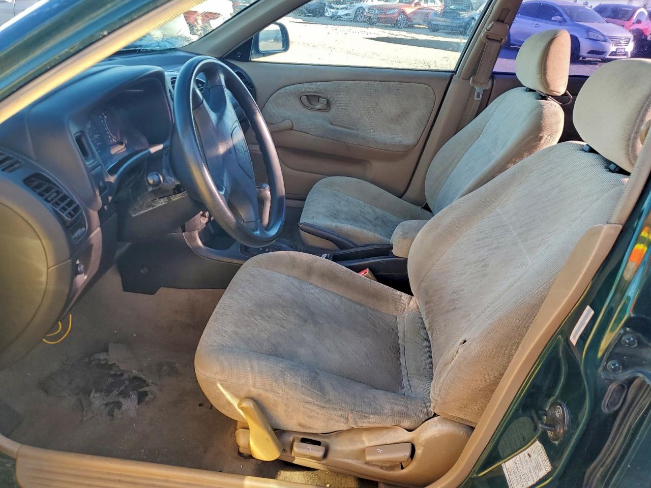 2000 Mitsubishi Mirage De Green vin: JA3AY26C3YU055975