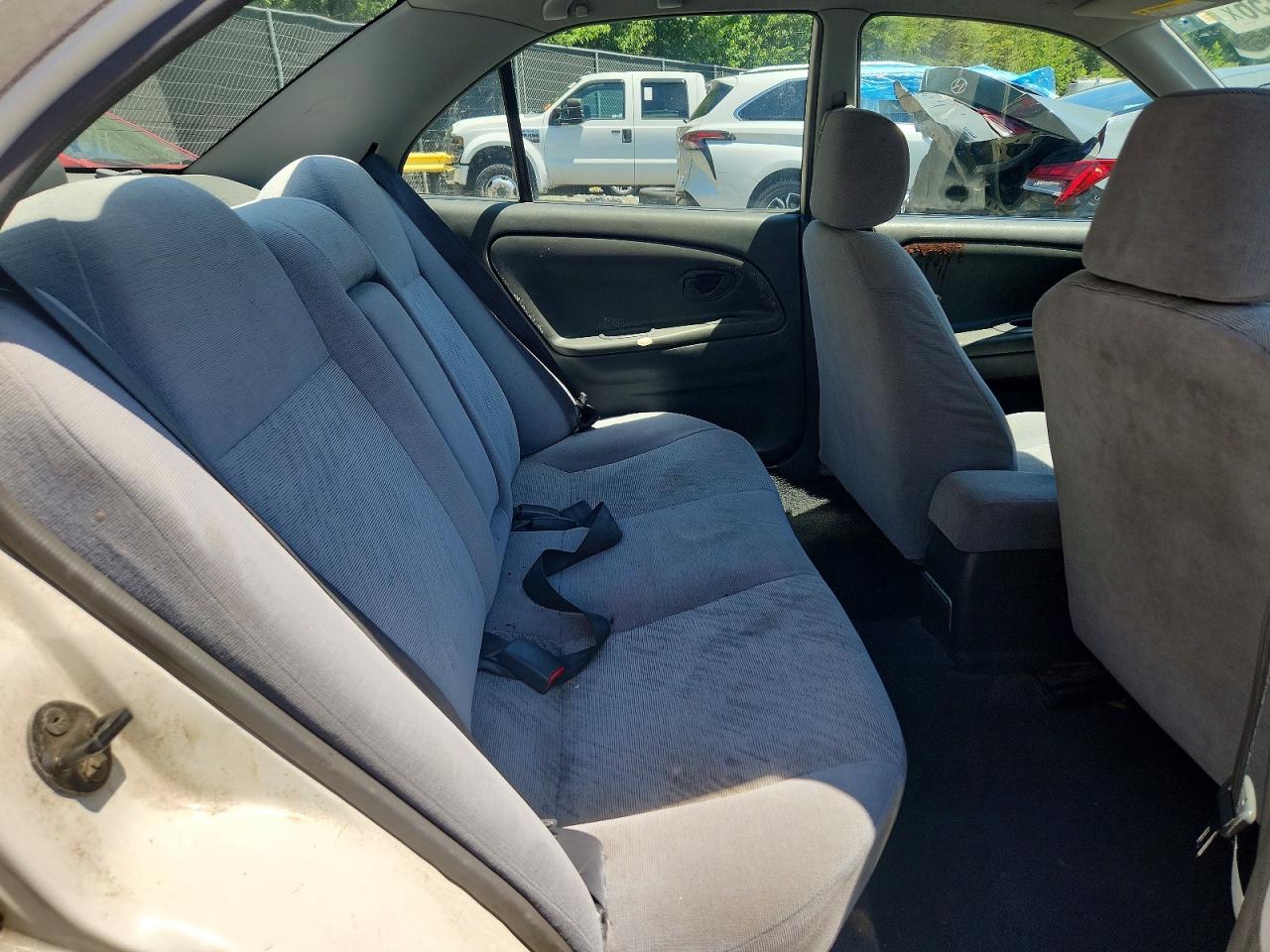 2001 Mitsubishi Mirage Es White vin: JA3AY26C41U051293