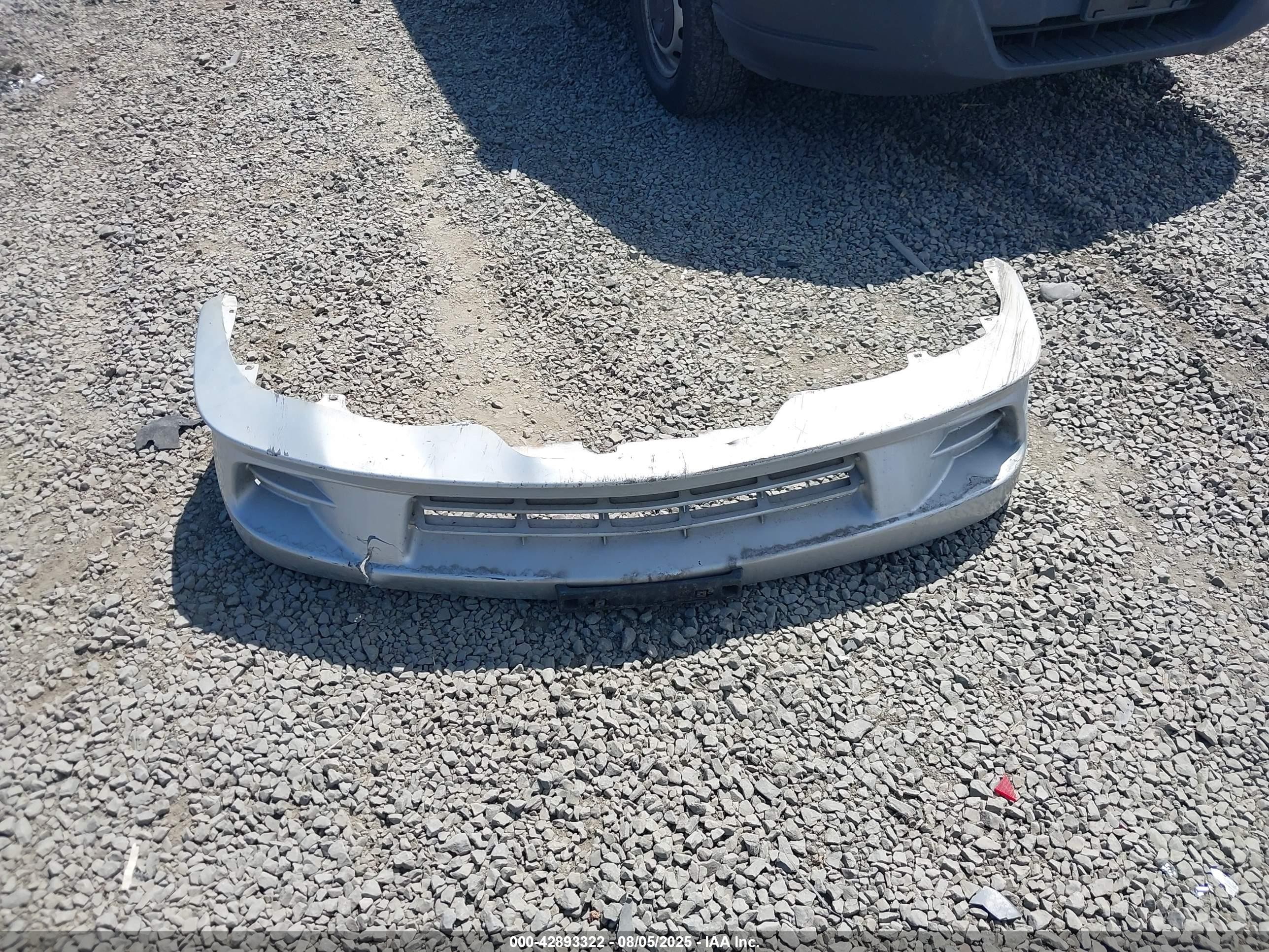 2000 Mitsubishi Mirage De Silver vin: JA3AY26C4YU060327