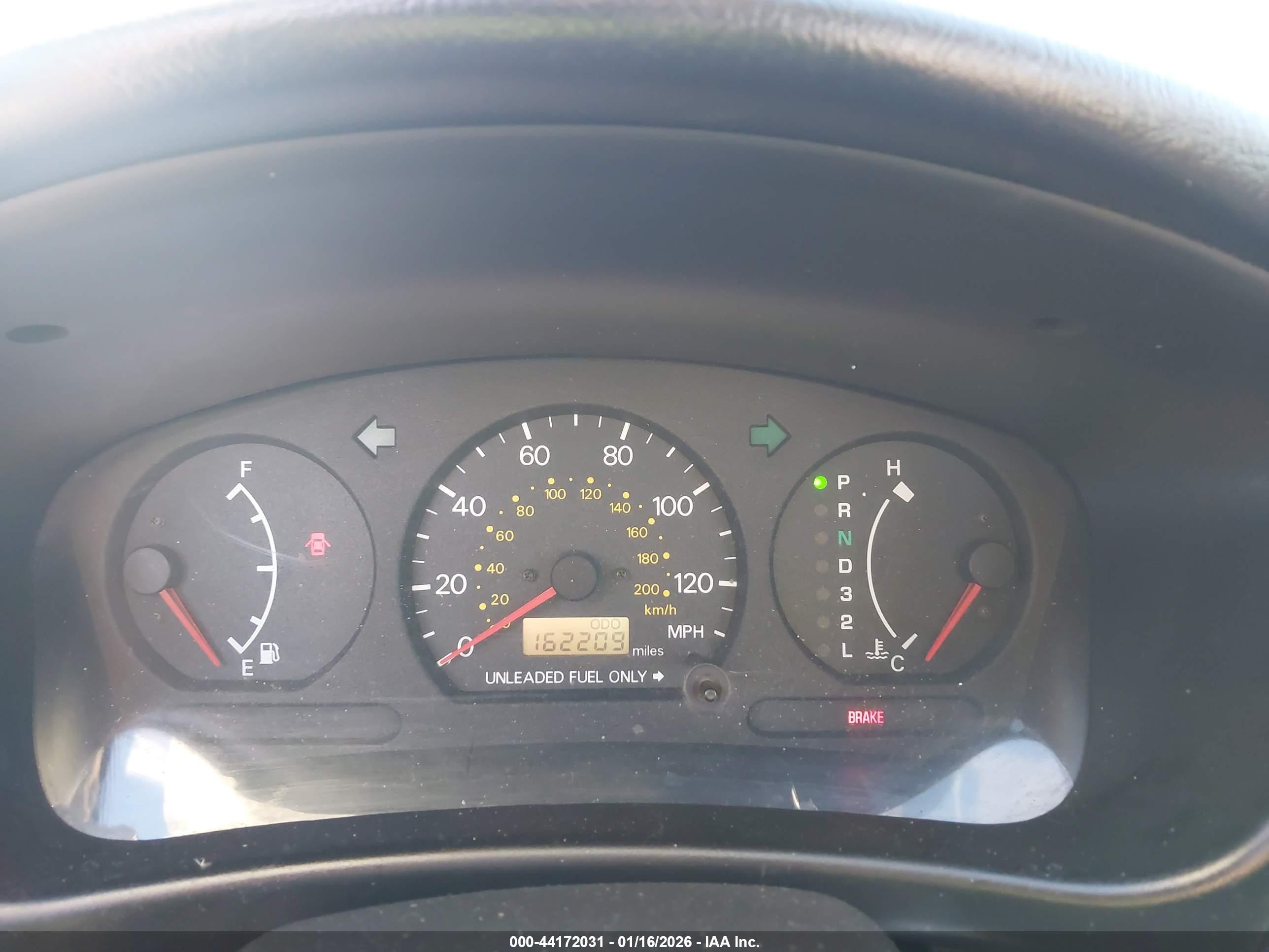 2000 Mitsubishi Mirage De Gold vin: JA3AY26C6YU011226