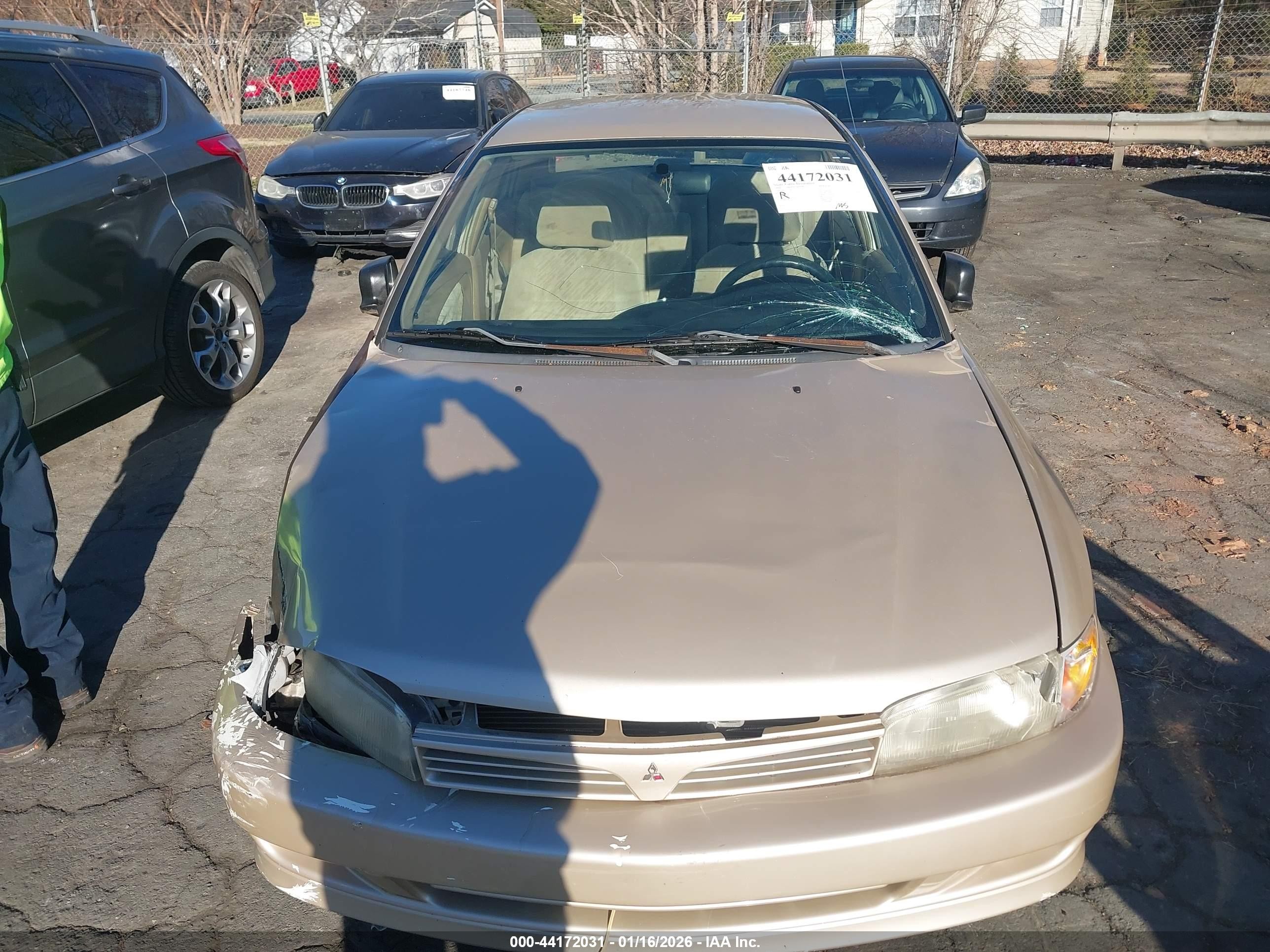 2000 Mitsubishi Mirage De Gold vin: JA3AY26C6YU011226