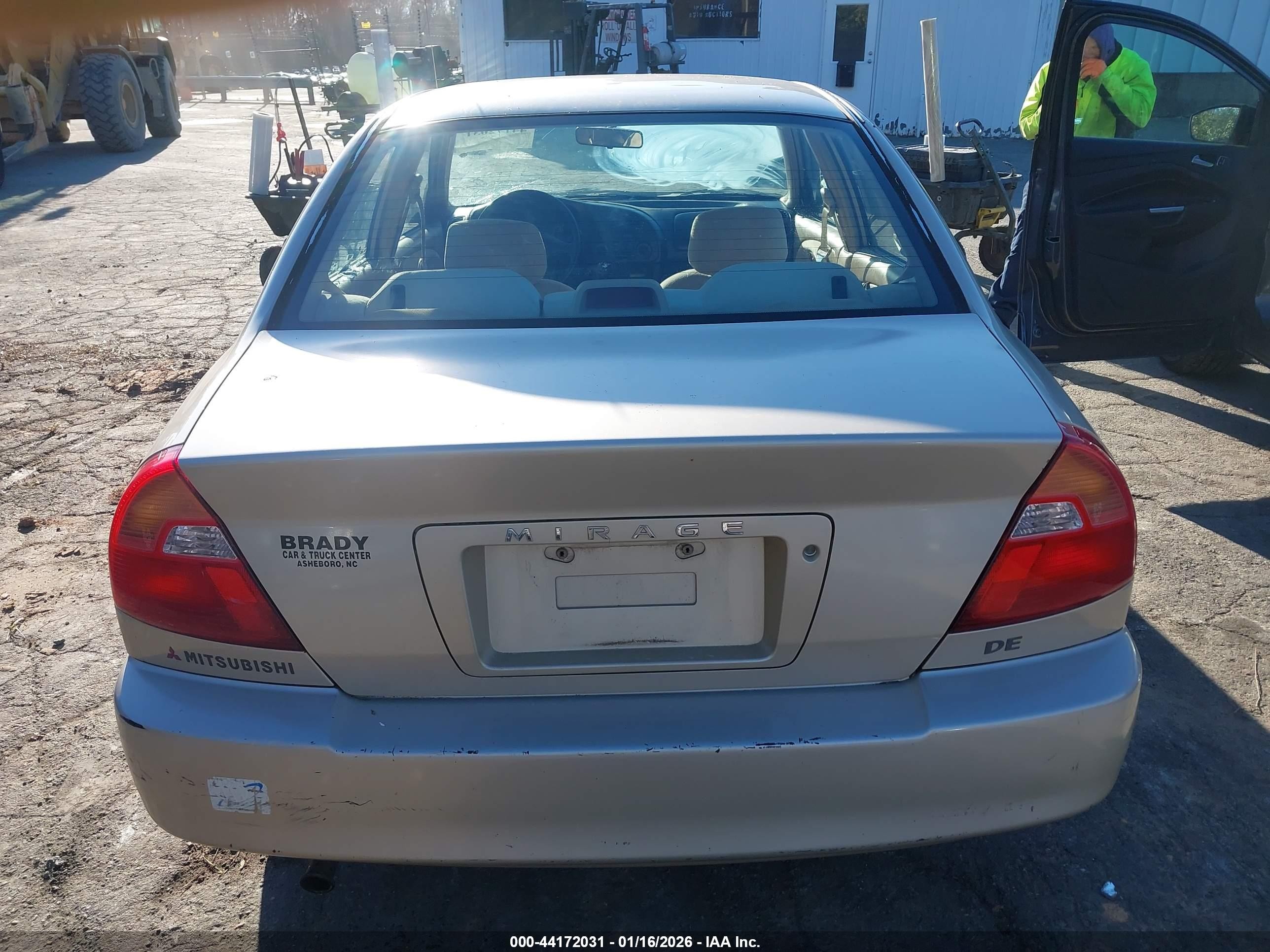 2000 Mitsubishi Mirage De Gold vin: JA3AY26C6YU011226
