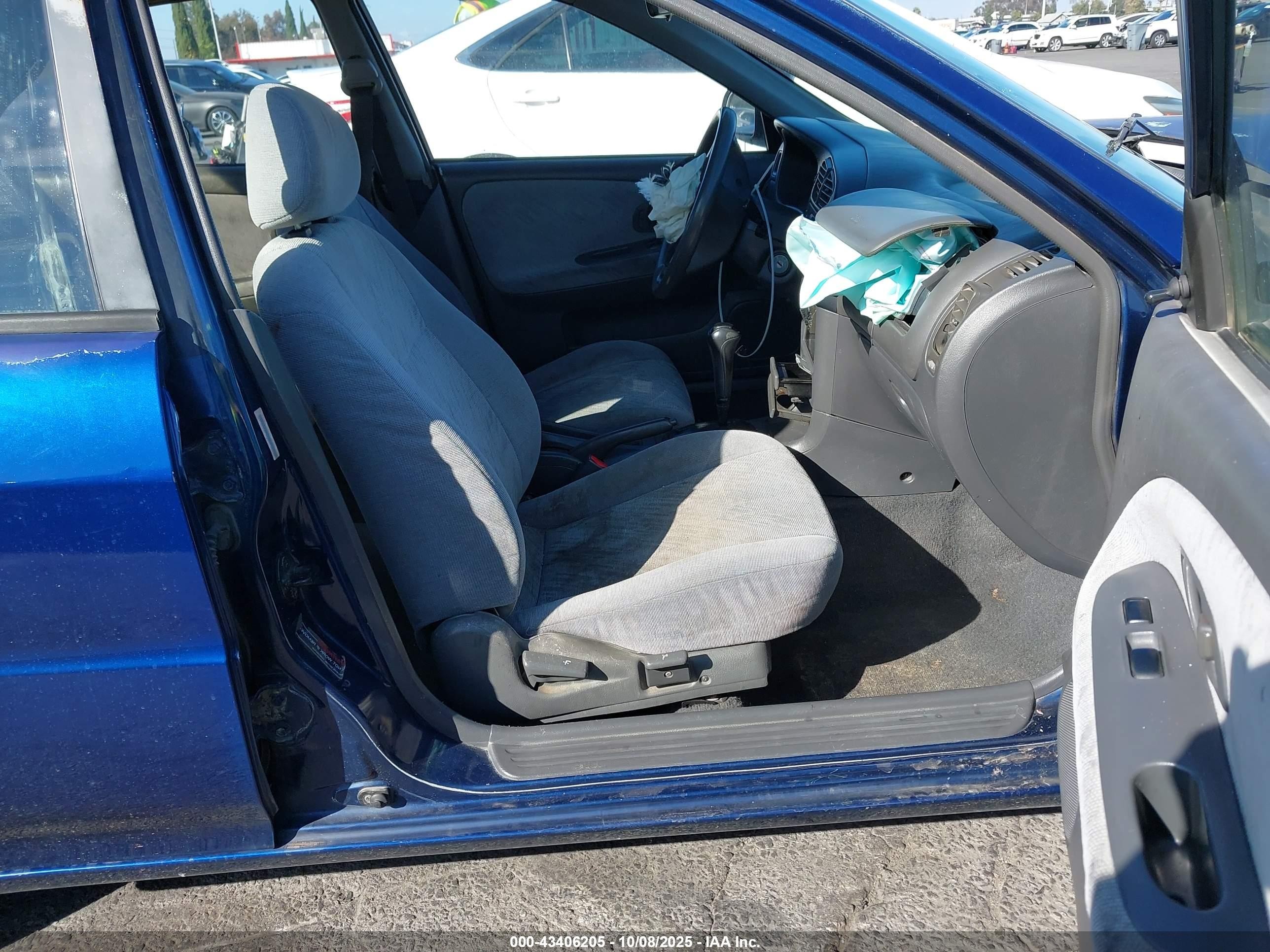 2001 Mitsubishi Mirage Es Blue vin: JA3AY26C71U018708