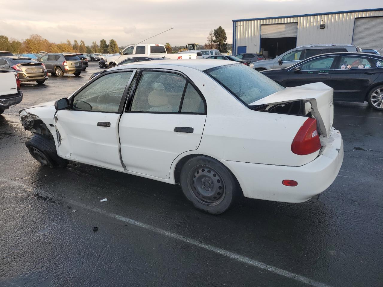 2001 Mitsubishi Mirage Es White vin: JA3AY26C71U036674