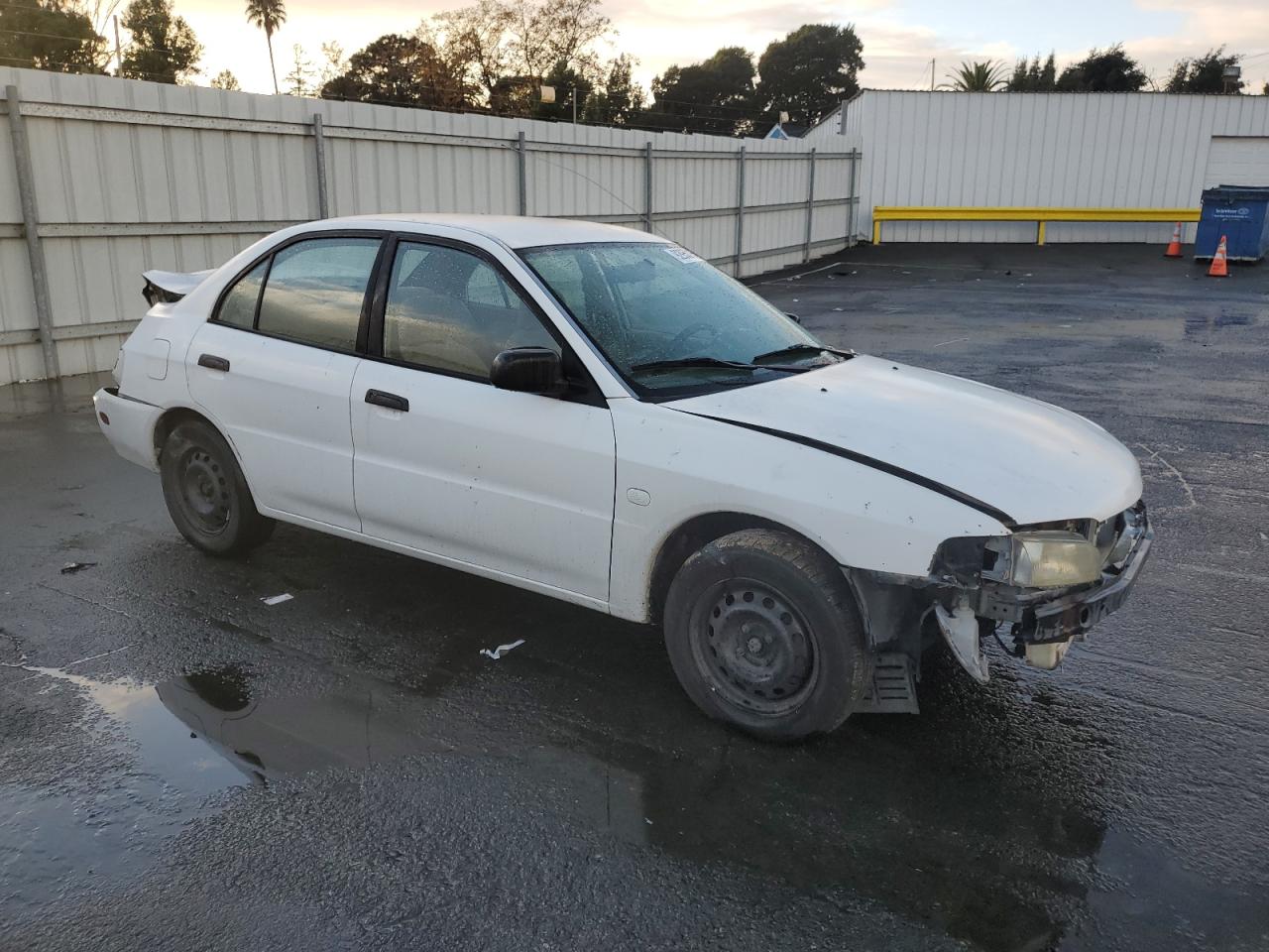 2001 Mitsubishi Mirage Es White vin: JA3AY26C71U036674