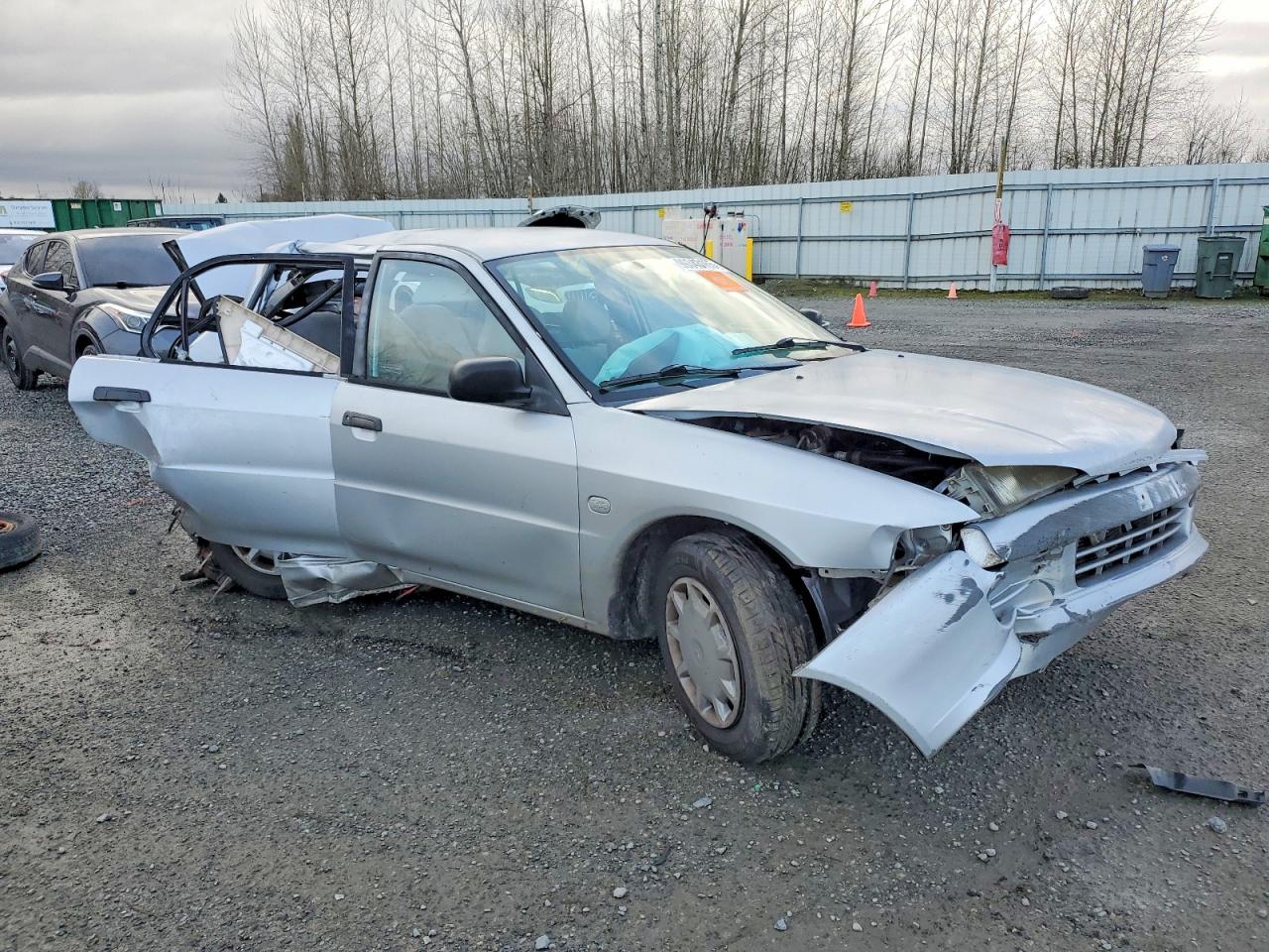2001 Mitsubishi Mirage Es Серебряный vin: JA3AY26C71U040255