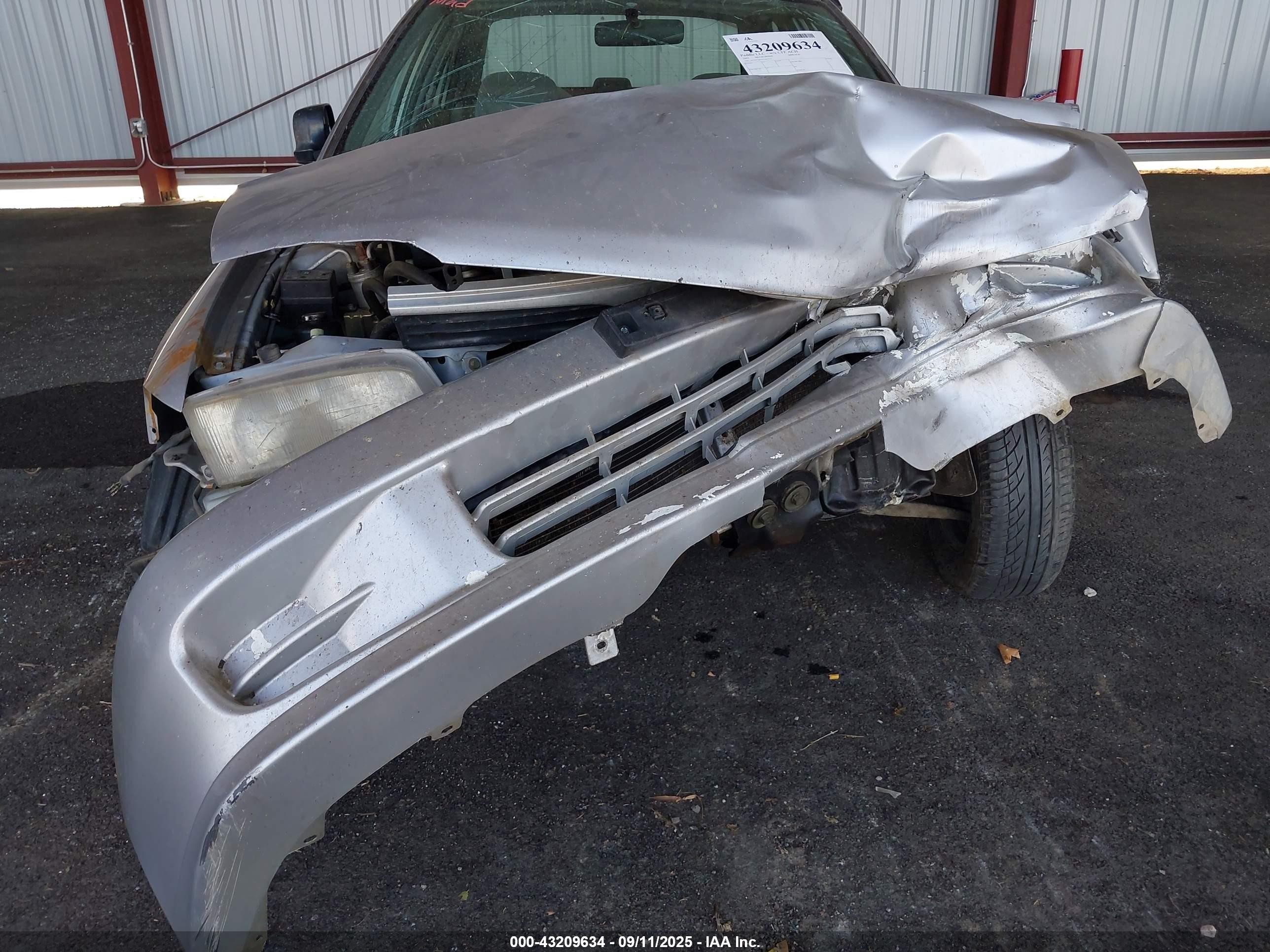 2001 Mitsubishi Mirage Es Silver vin: JA3AY26C91U002171